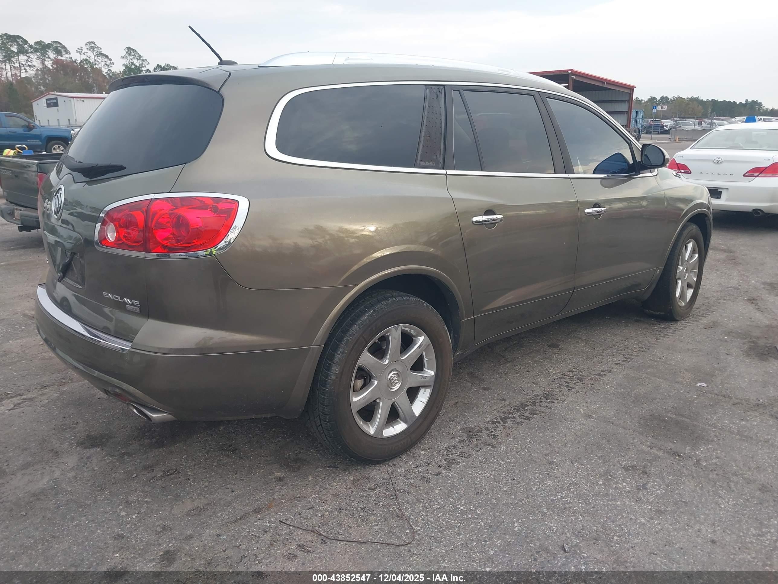 BUICK ENCLAVE image 4