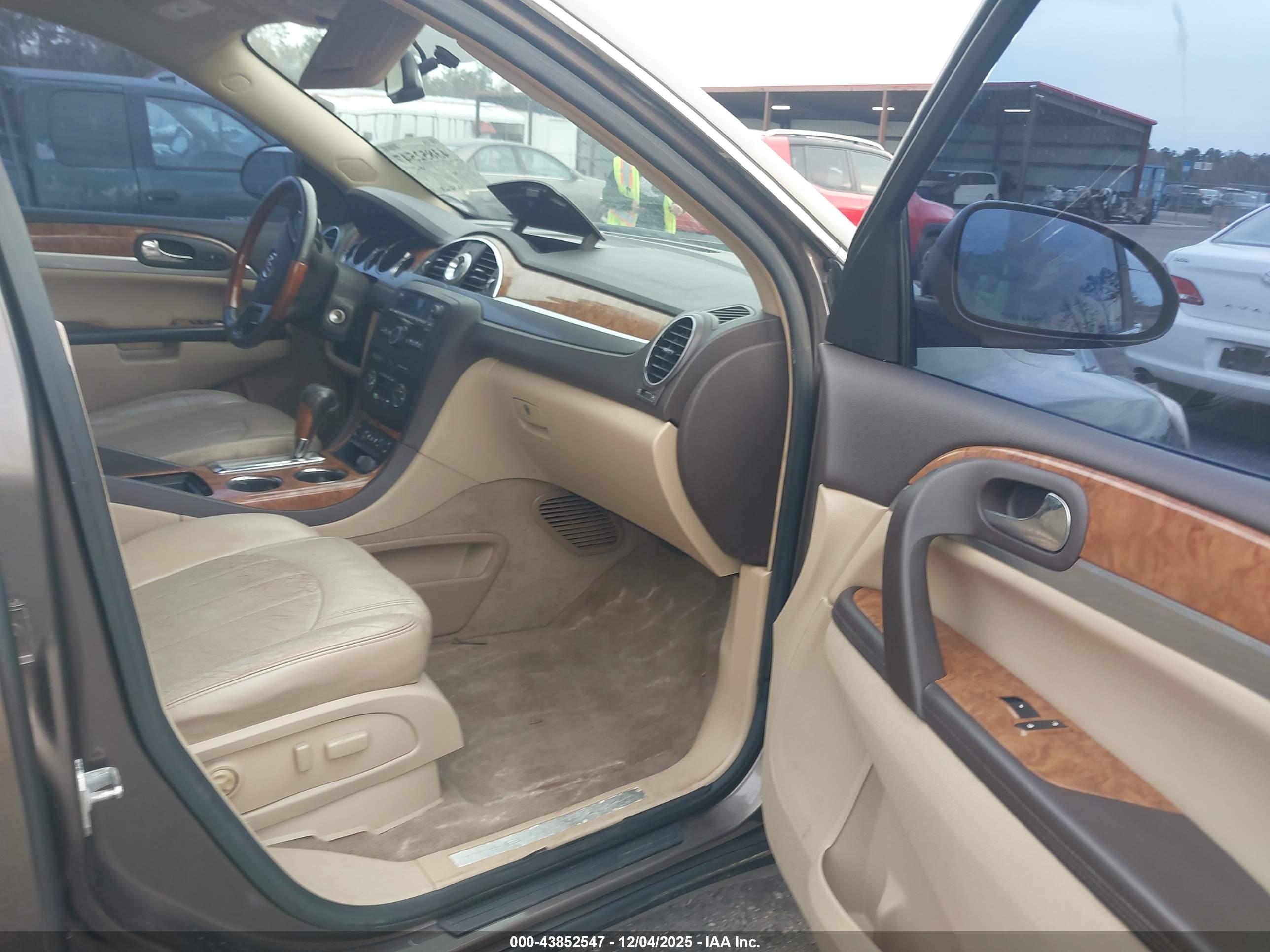 BUICK ENCLAVE image 5