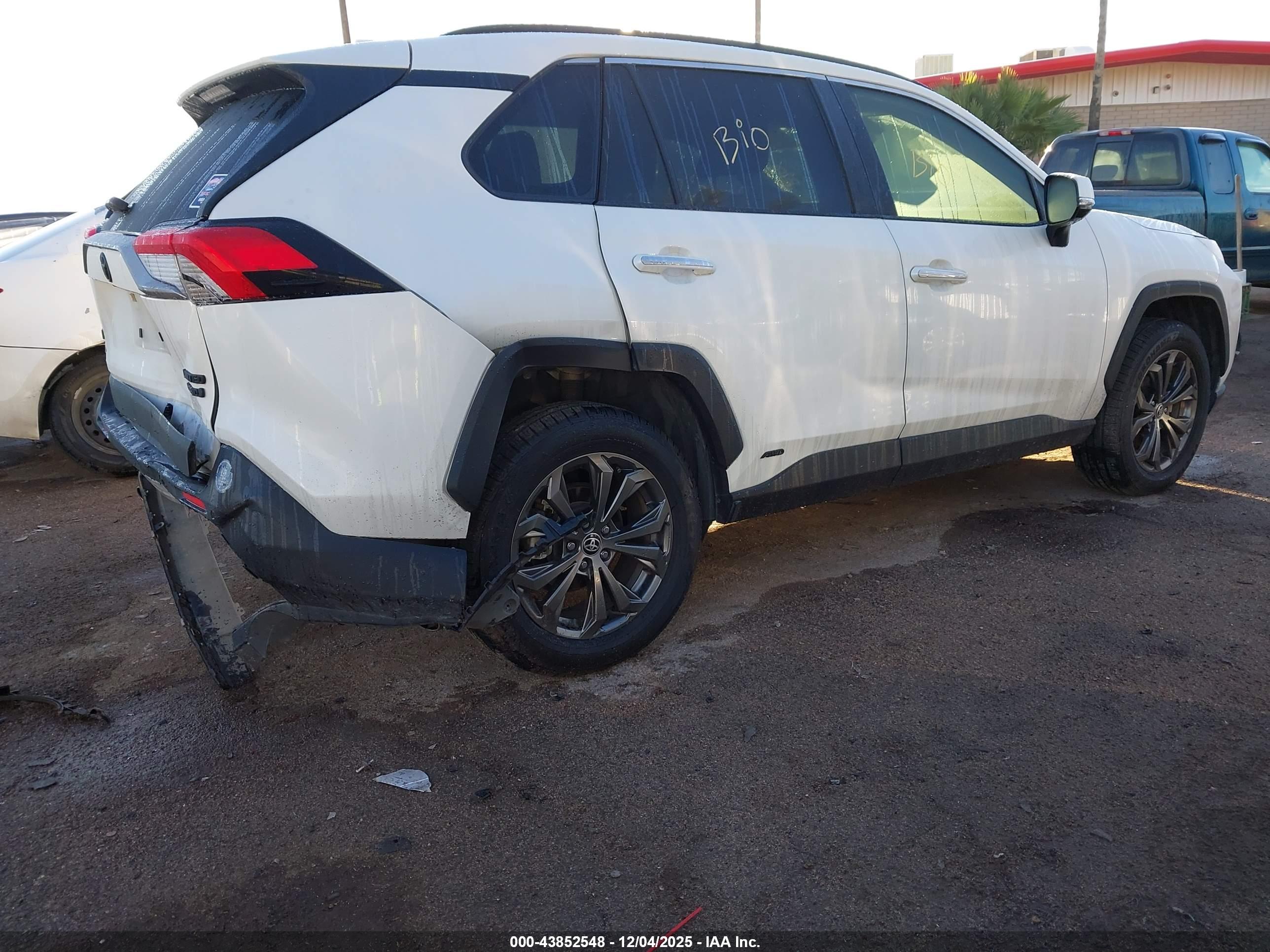 TOYOTA RAV4 image 6