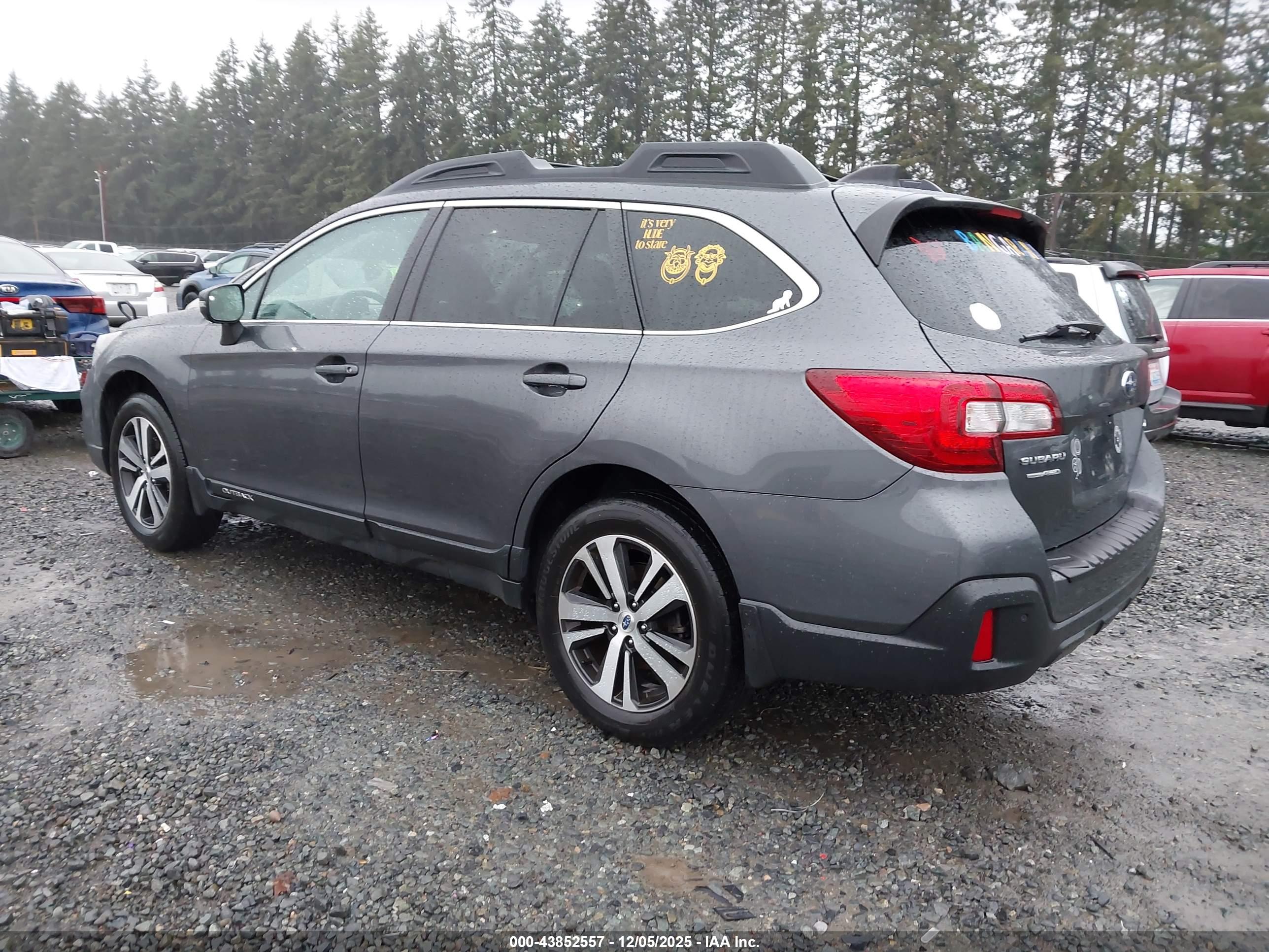SUBARU OUTBACK image 3