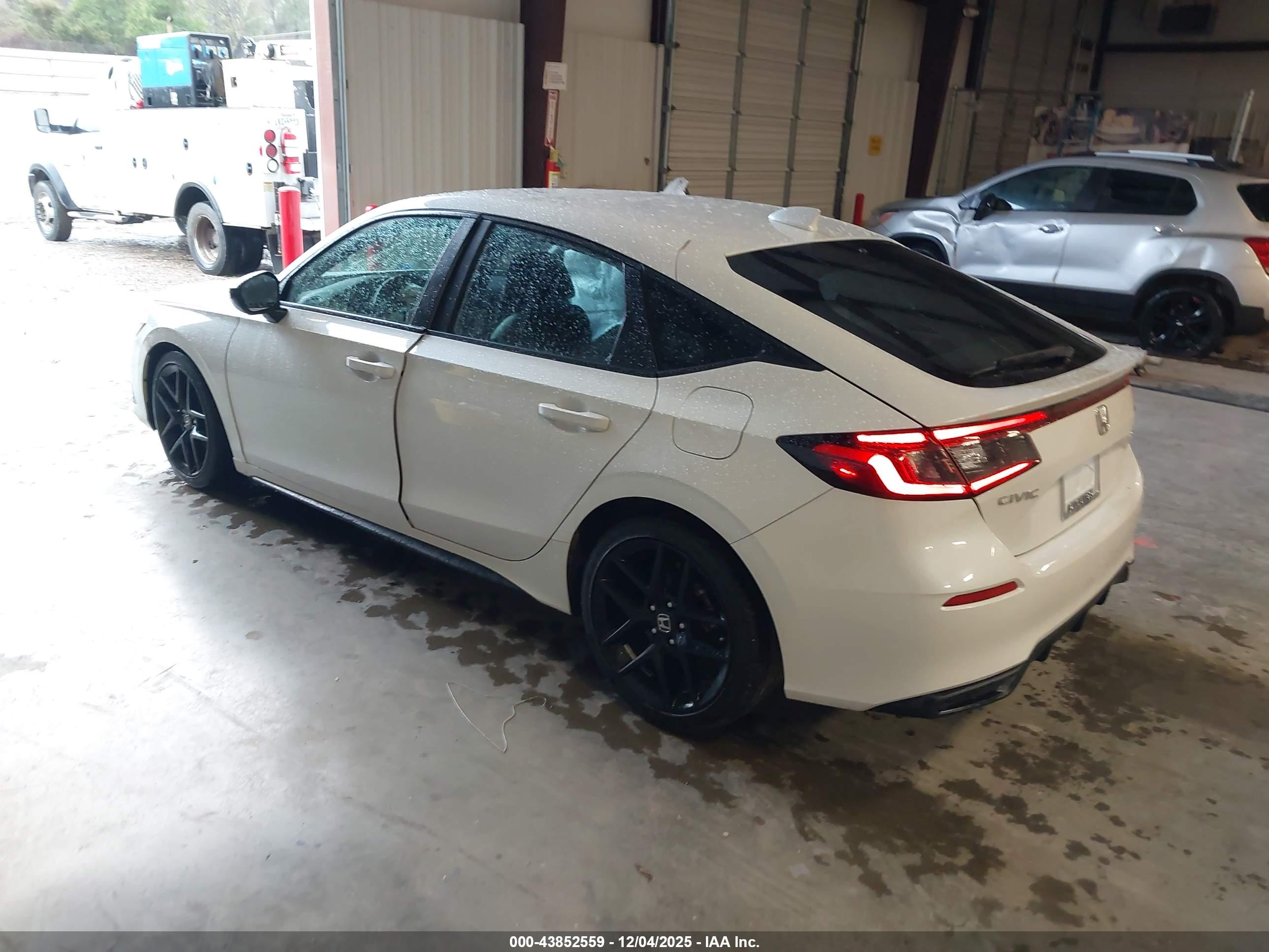 HONDA CIVIC image 3