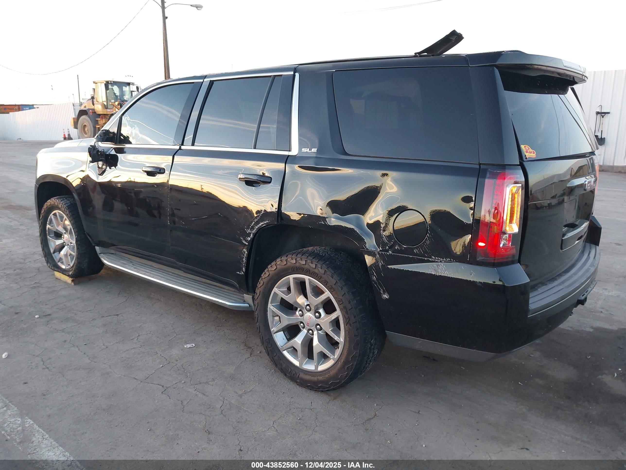 GMC YUKON image 3
