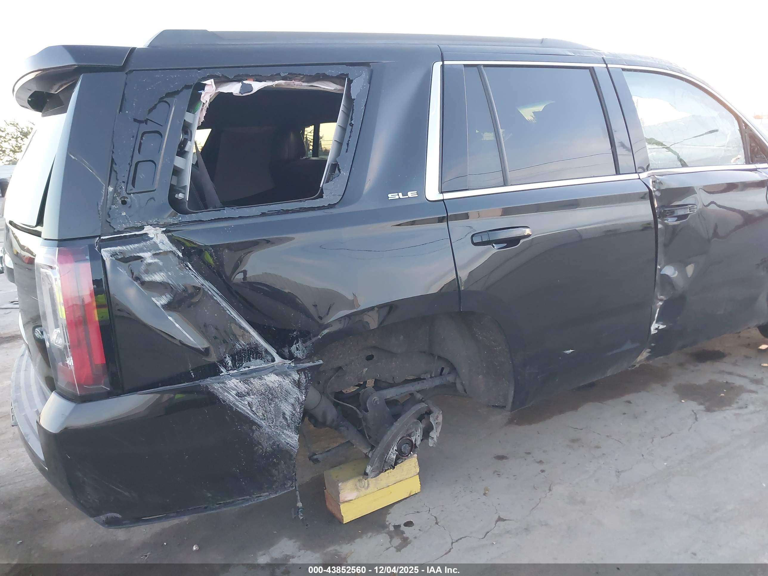 GMC YUKON image 6