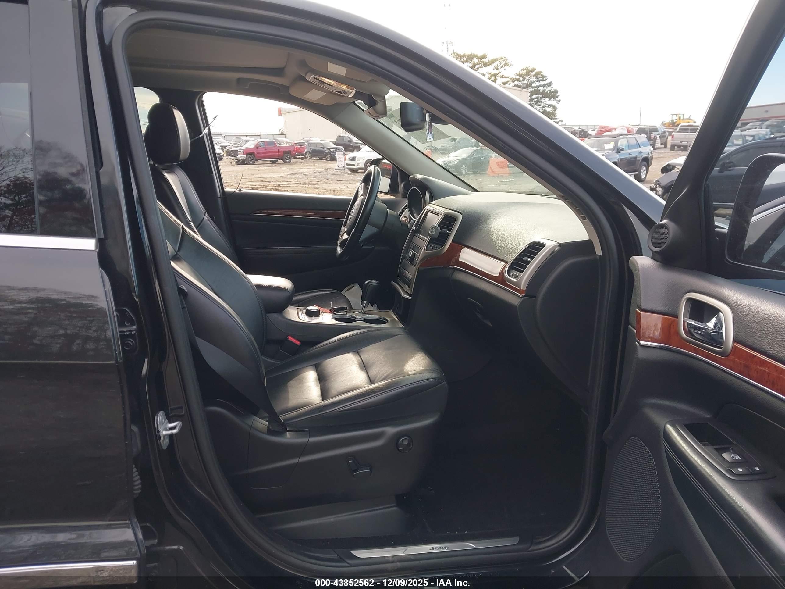 JEEP GRAND image 5