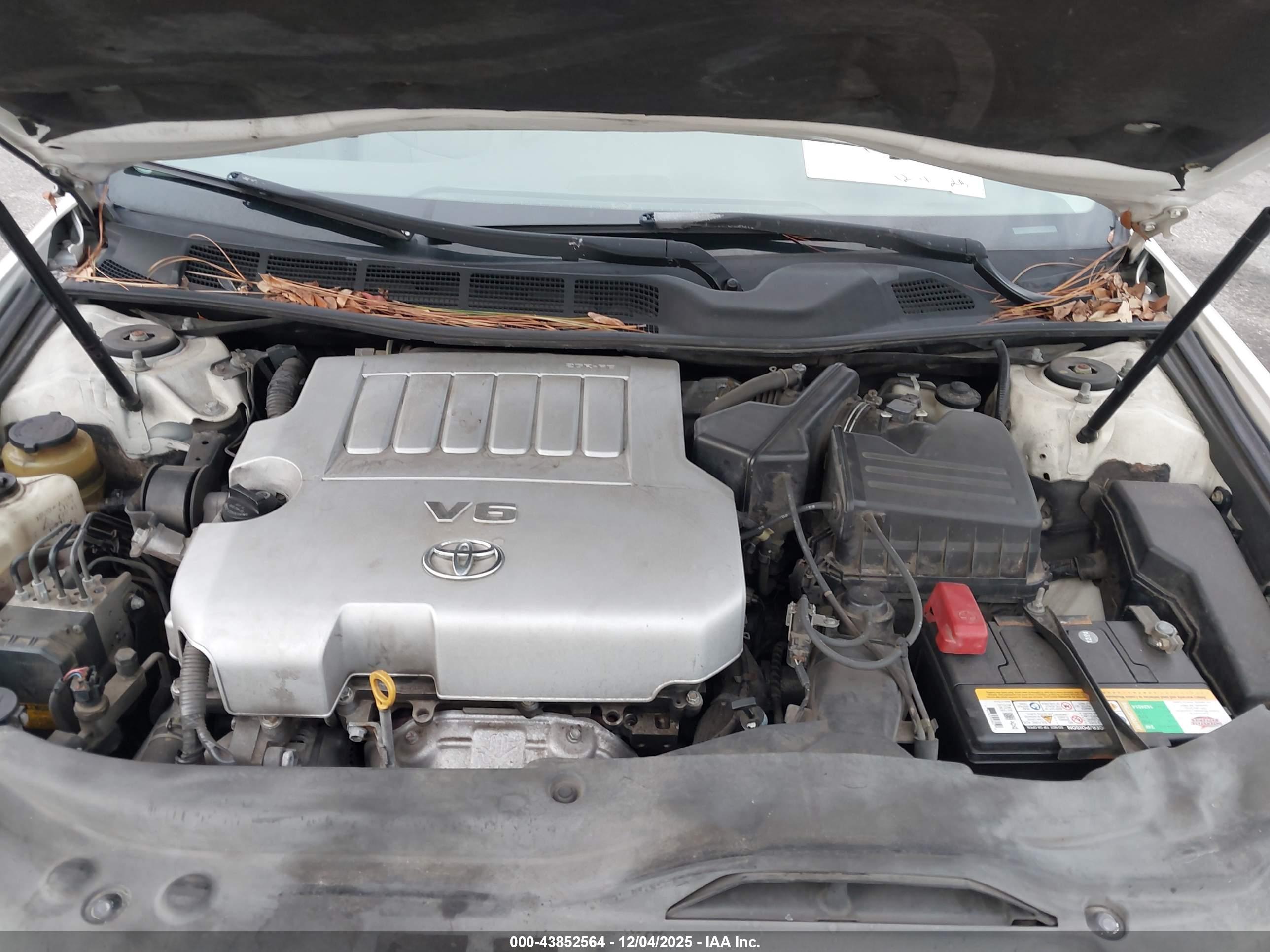 TOYOTA AVALON image 10