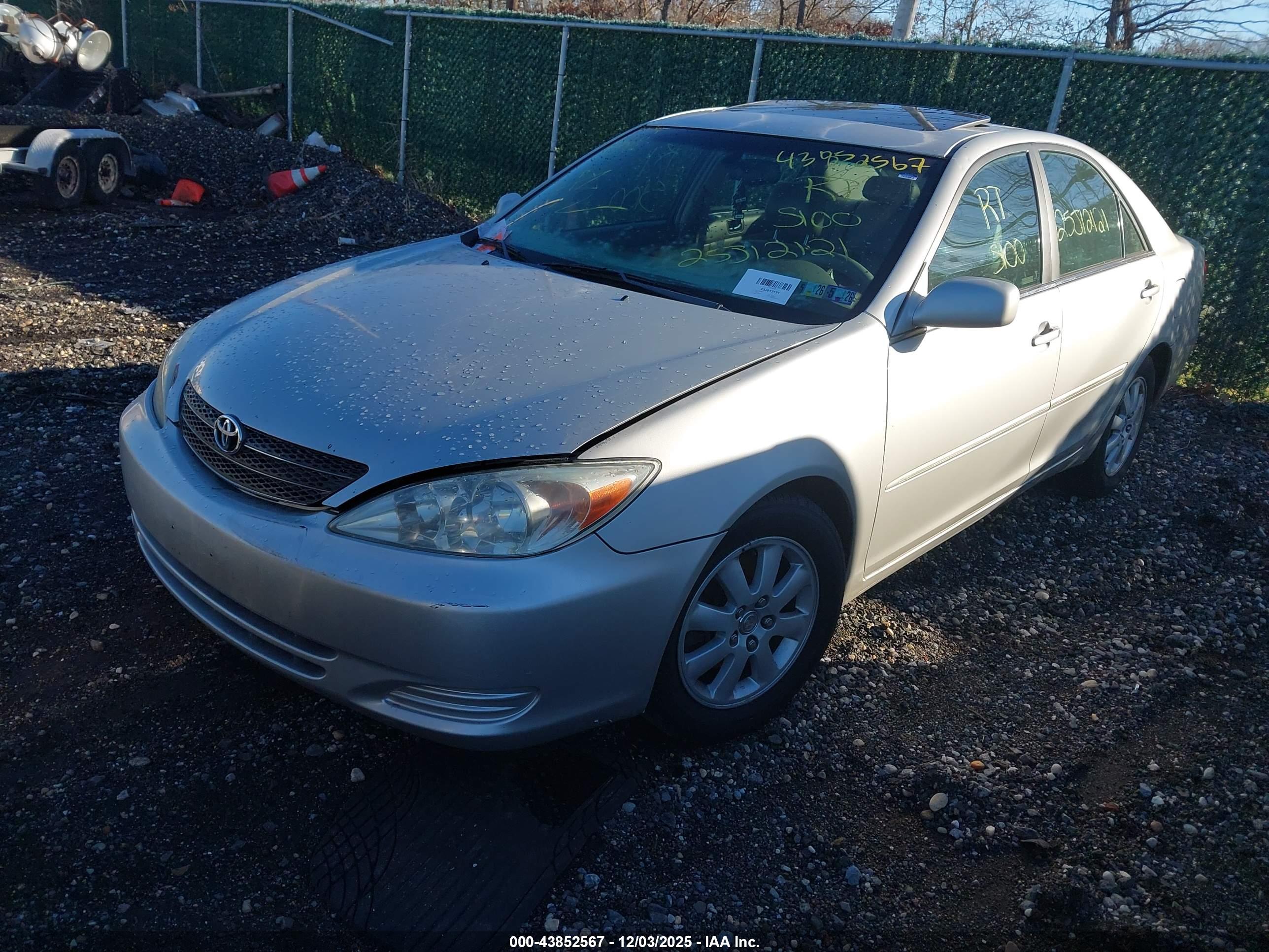 TOYOTA CAMRY image 2