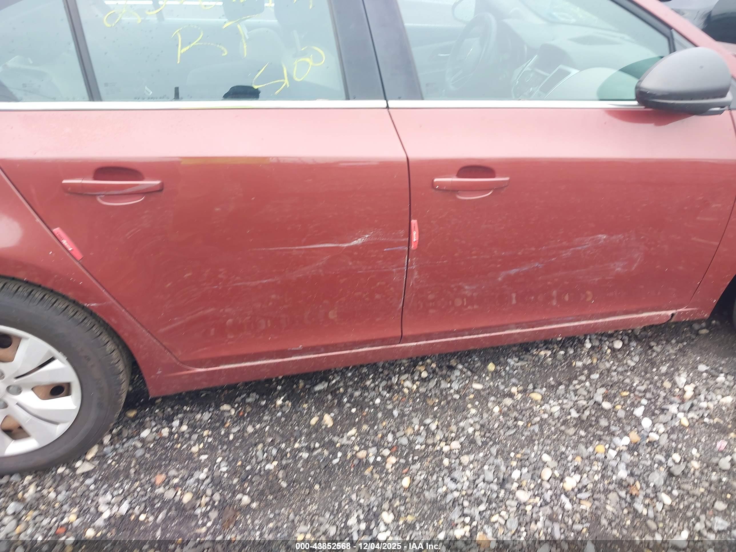 CHEVROLET CRUZE image 6