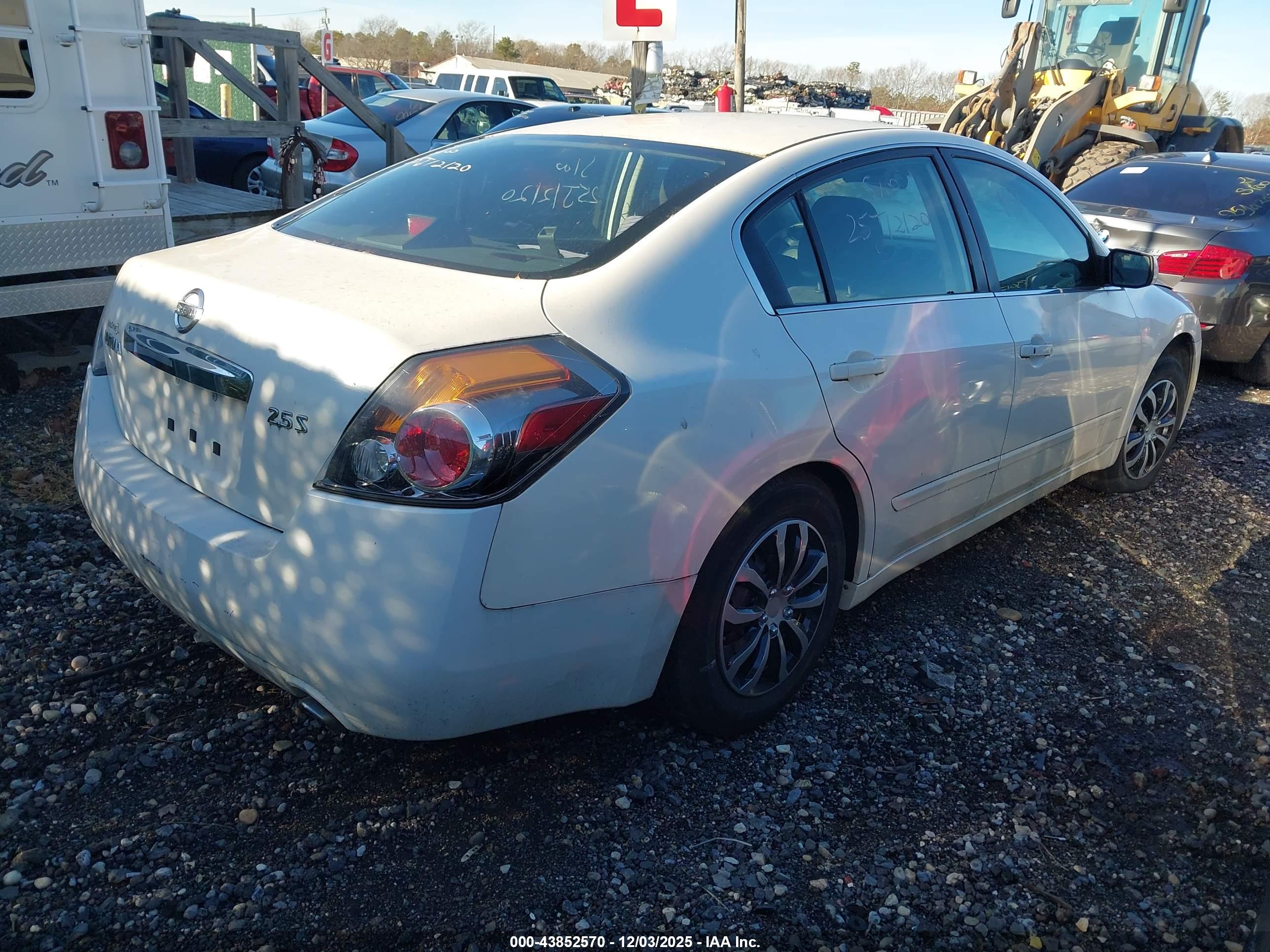 NISSAN ALTIMA image 4