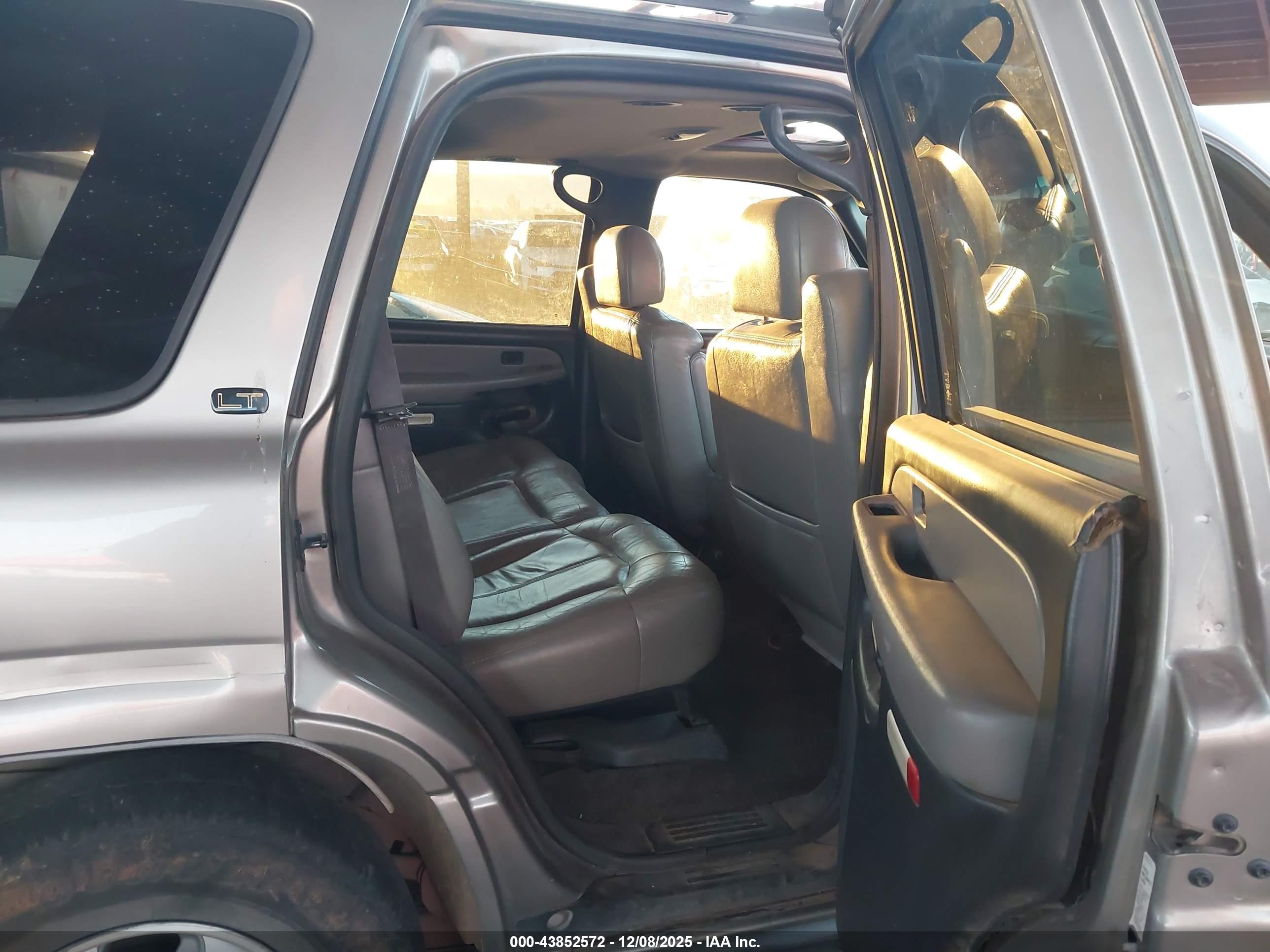 CHEVROLET TAHOE image 8