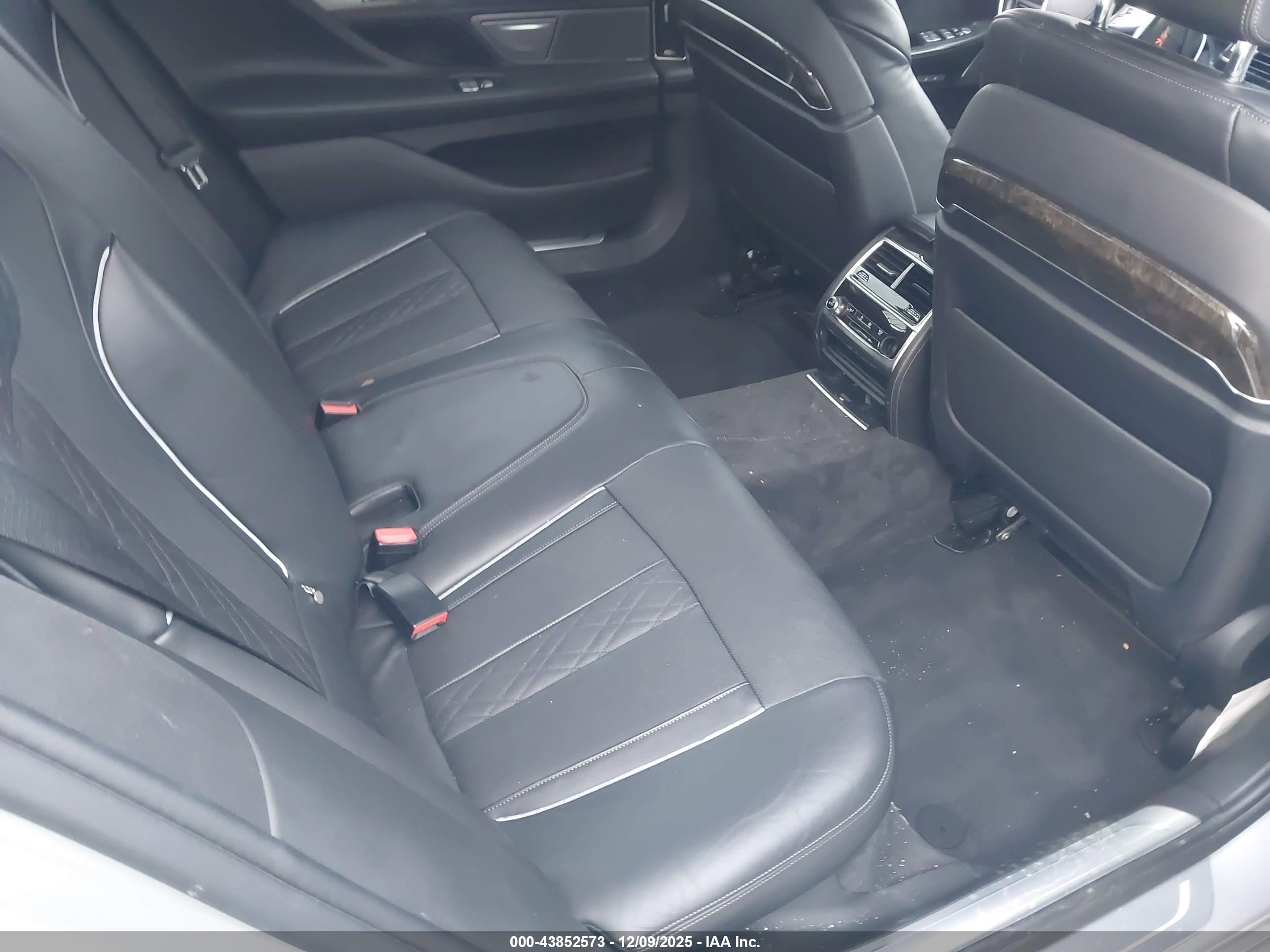 BMW 740I image 8