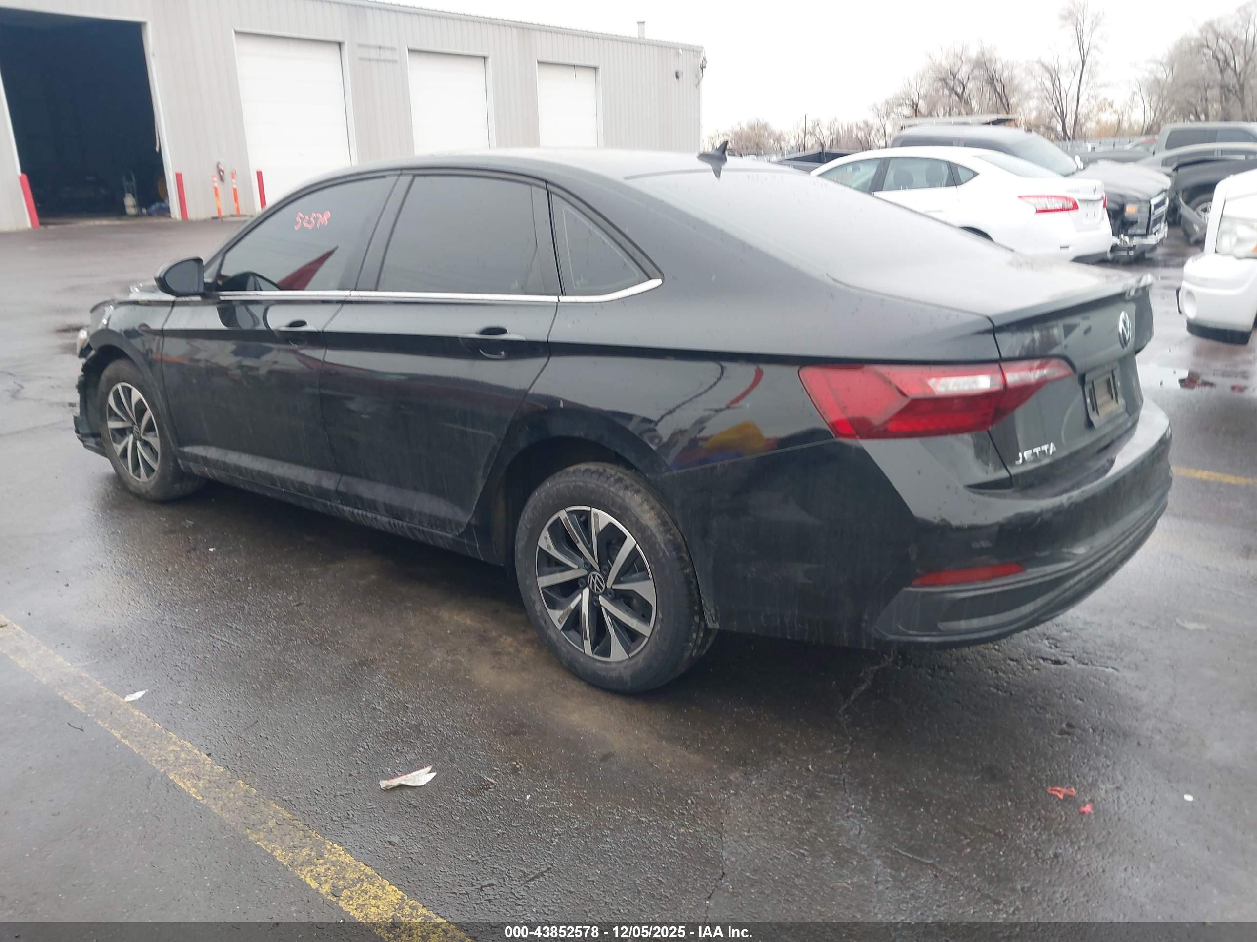 VOLKSWAGEN JETTA image 3