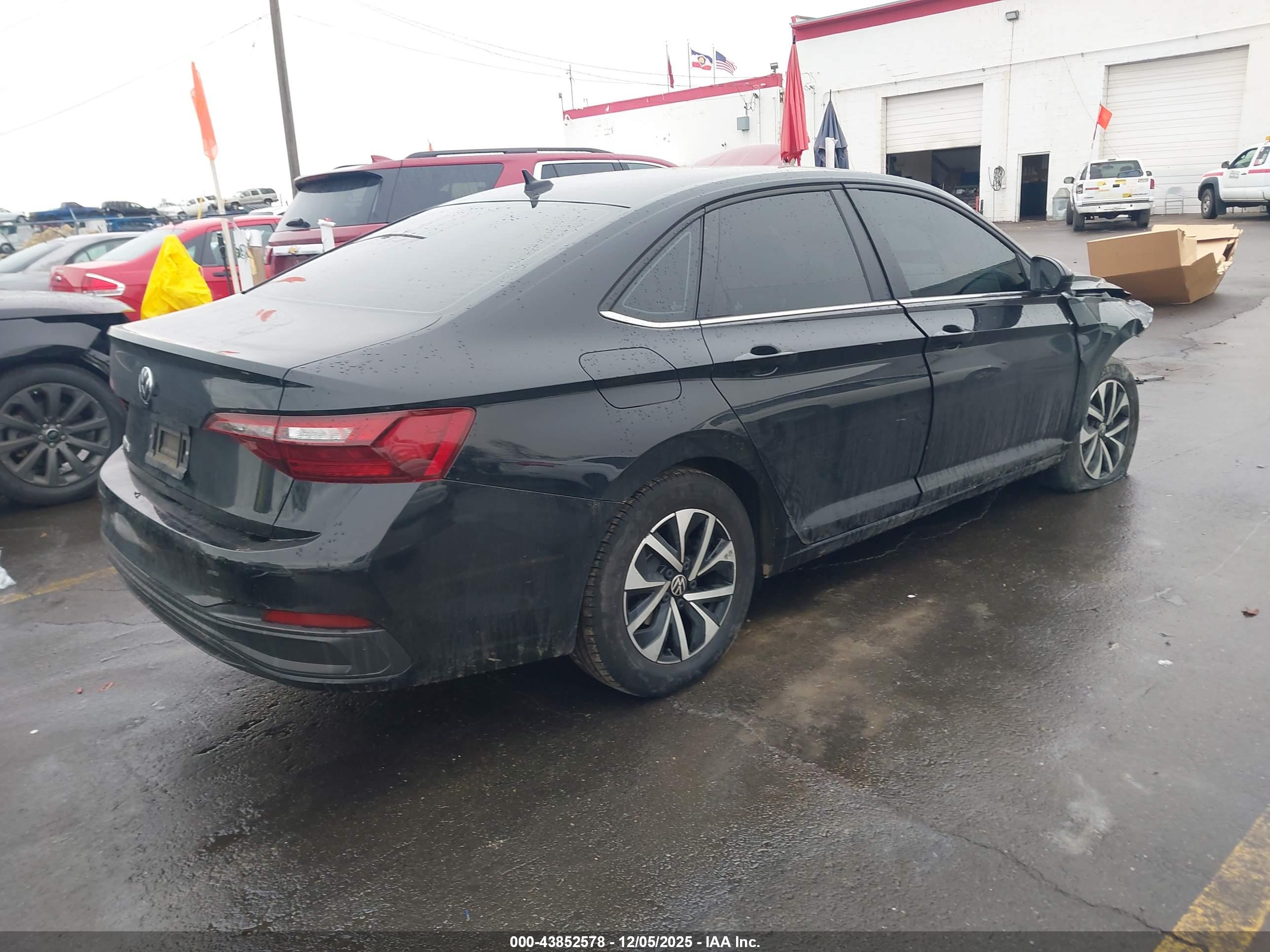 VOLKSWAGEN JETTA image 4