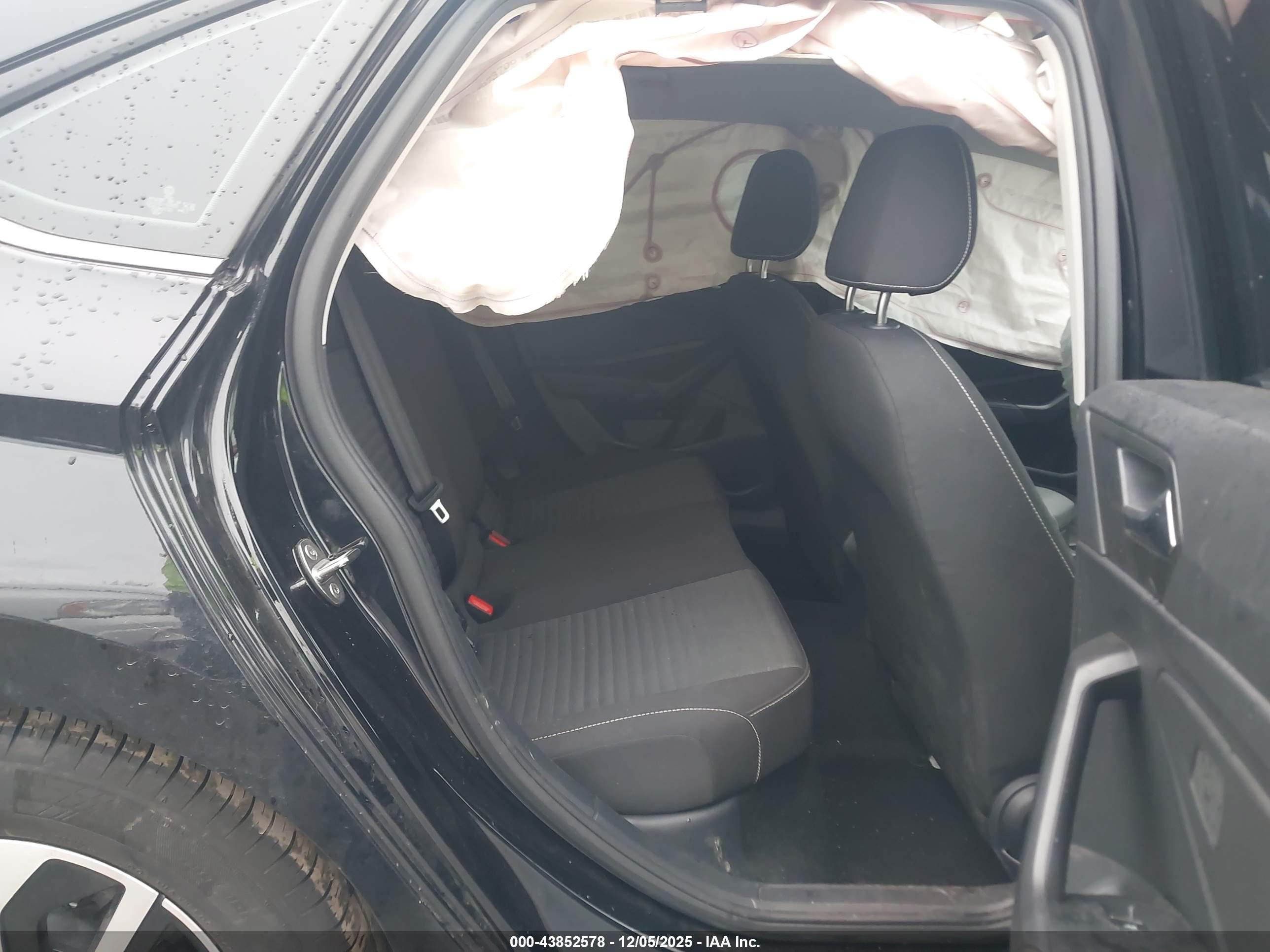 VOLKSWAGEN JETTA image 8