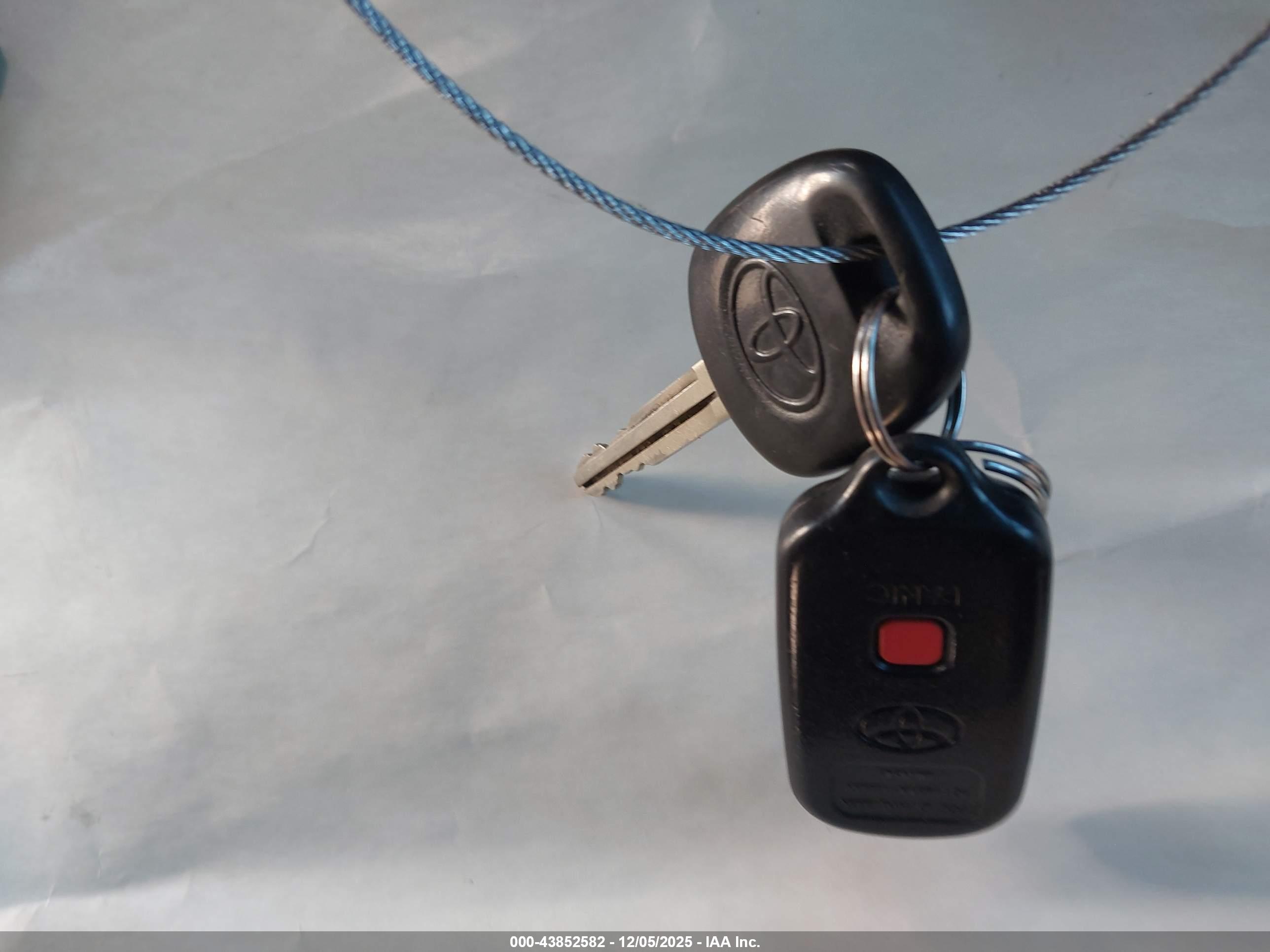 TOYOTA 4RUNNER image 11