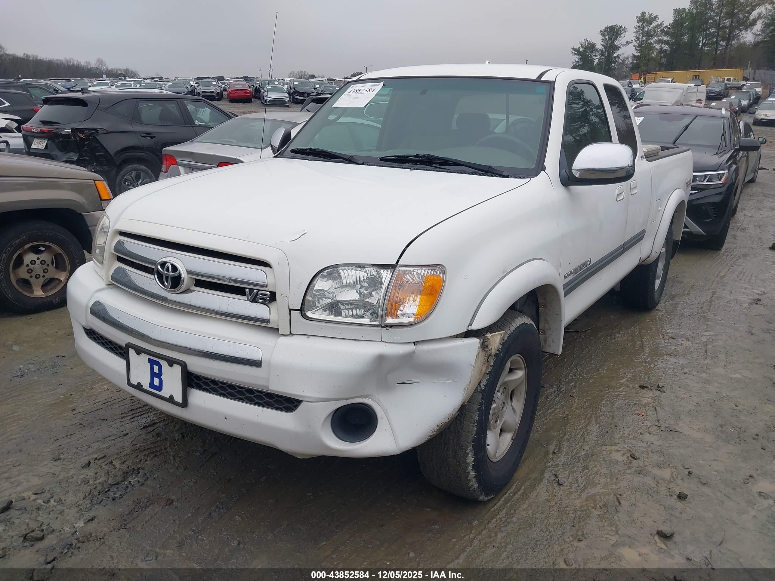 TOYOTA TUNDRA image 2