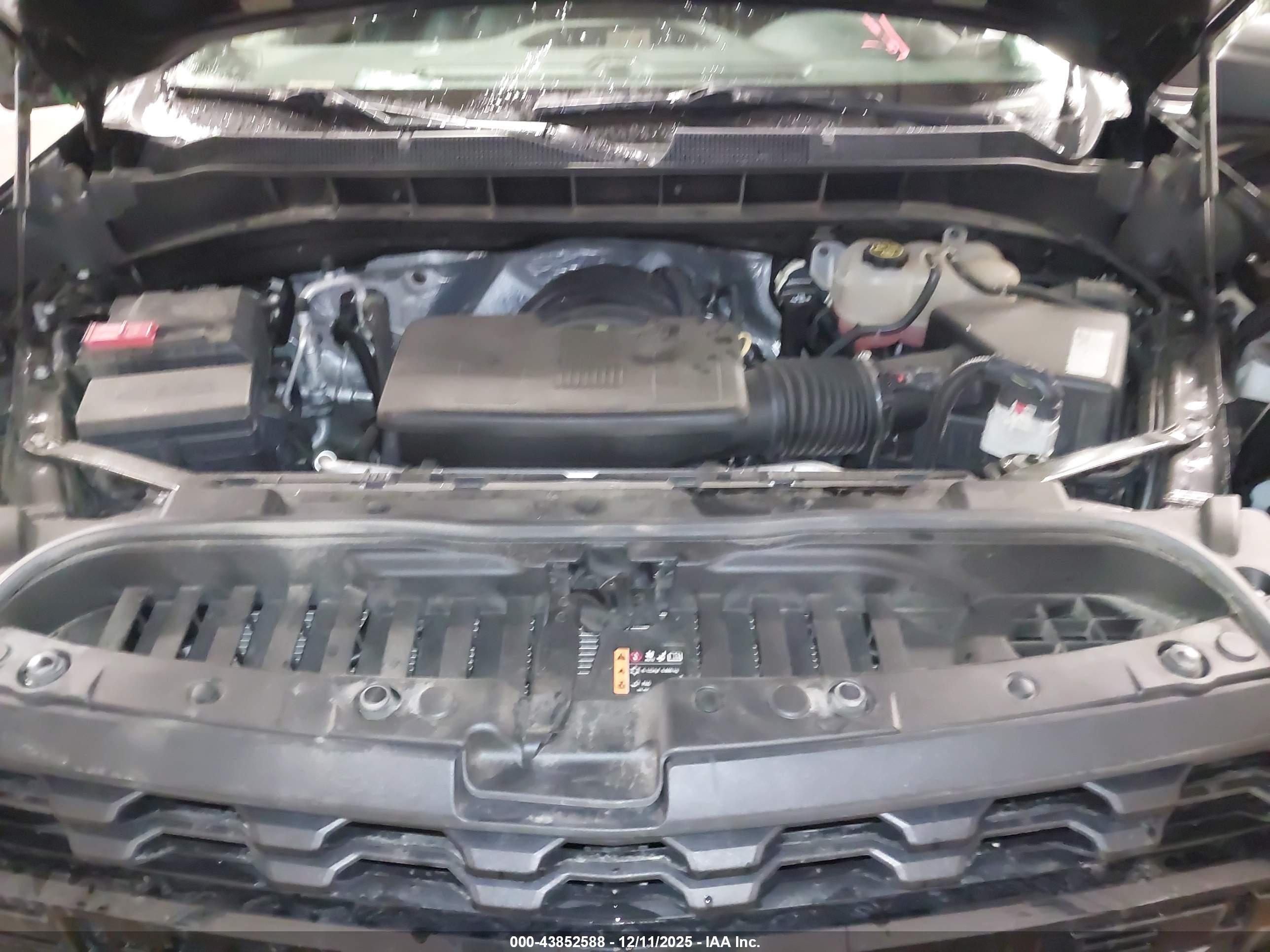 CHEVROLET SILVERADO image 10