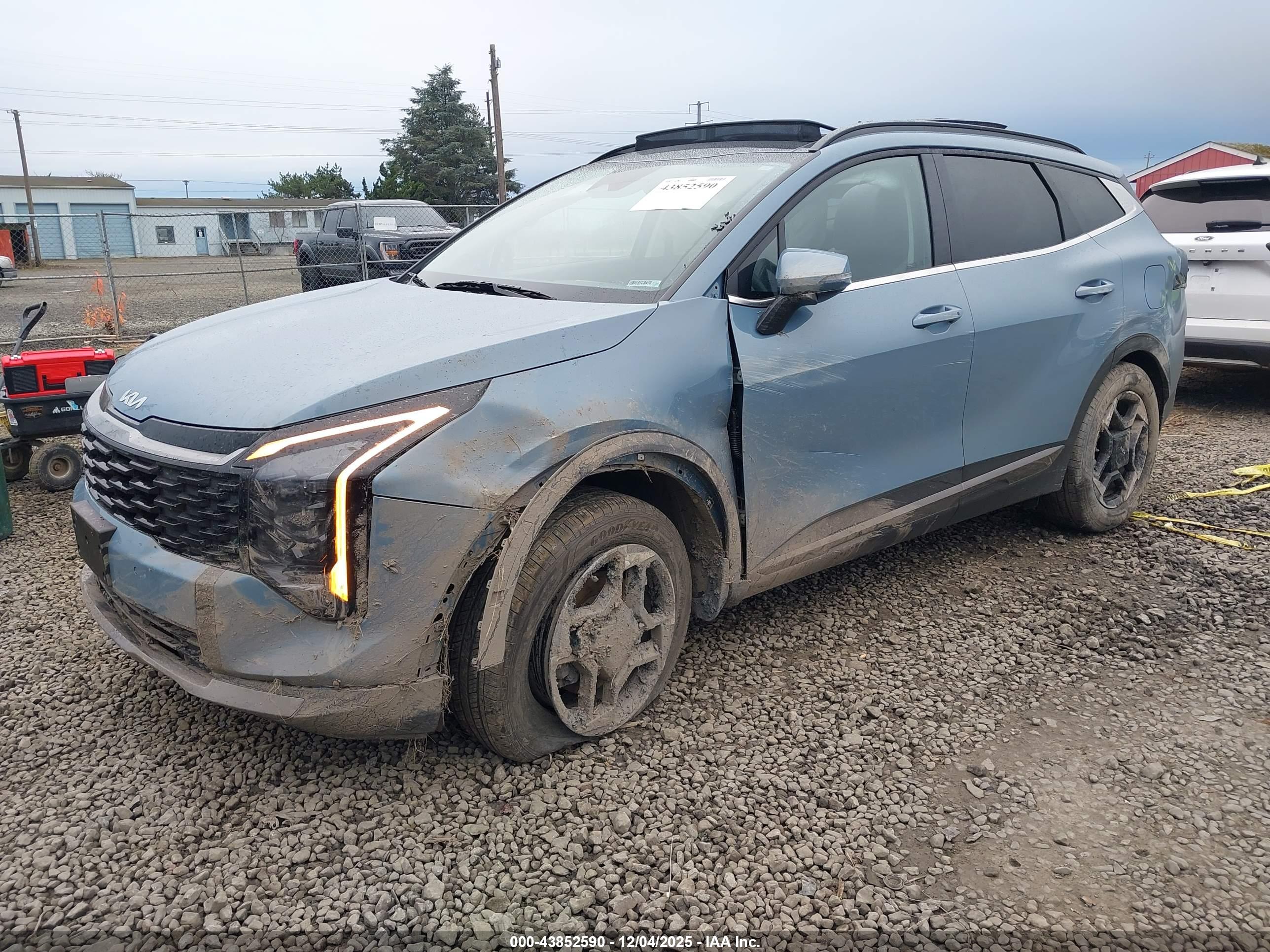 KIA SPORTAGE image 2
