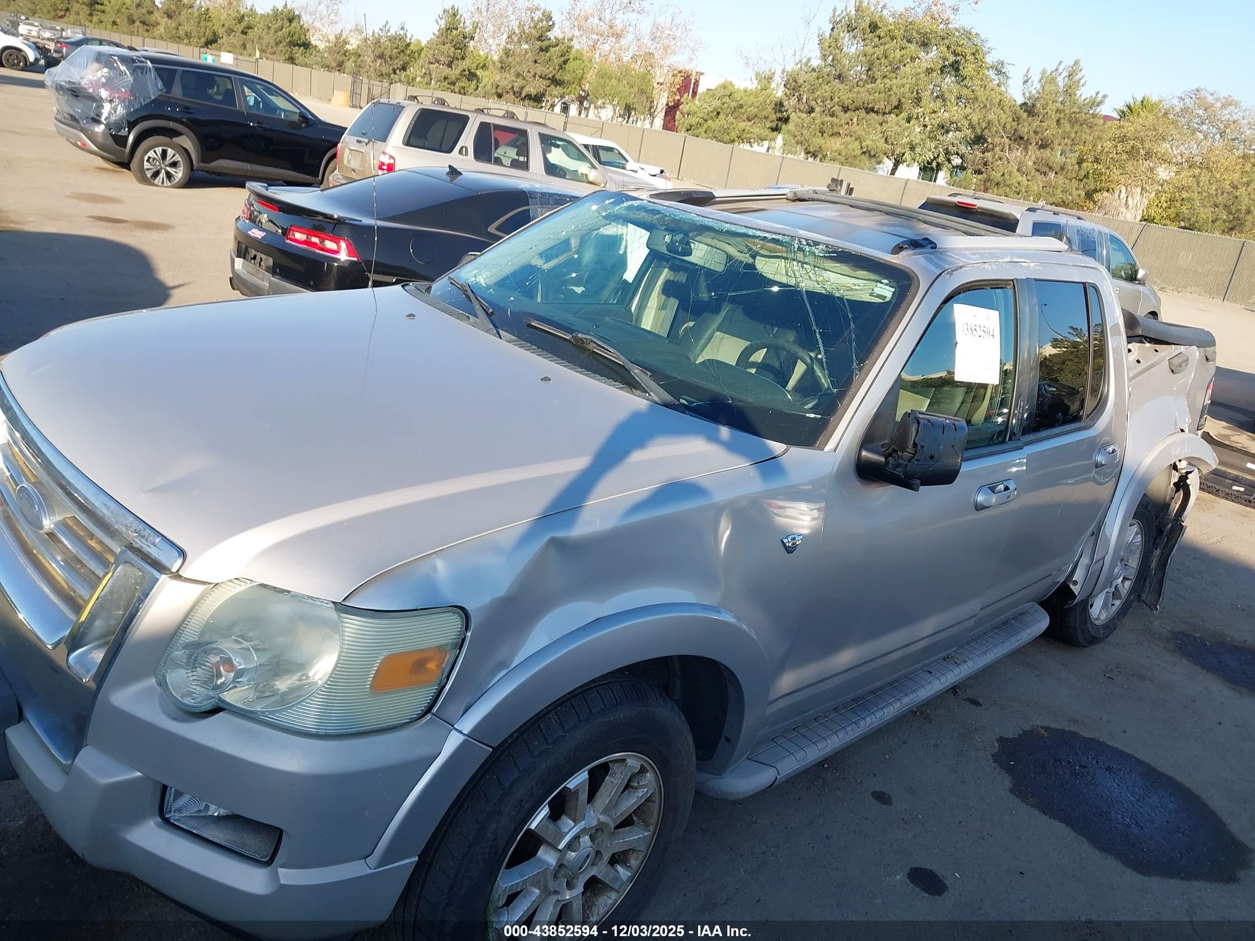 FORD EXPLORER image 6