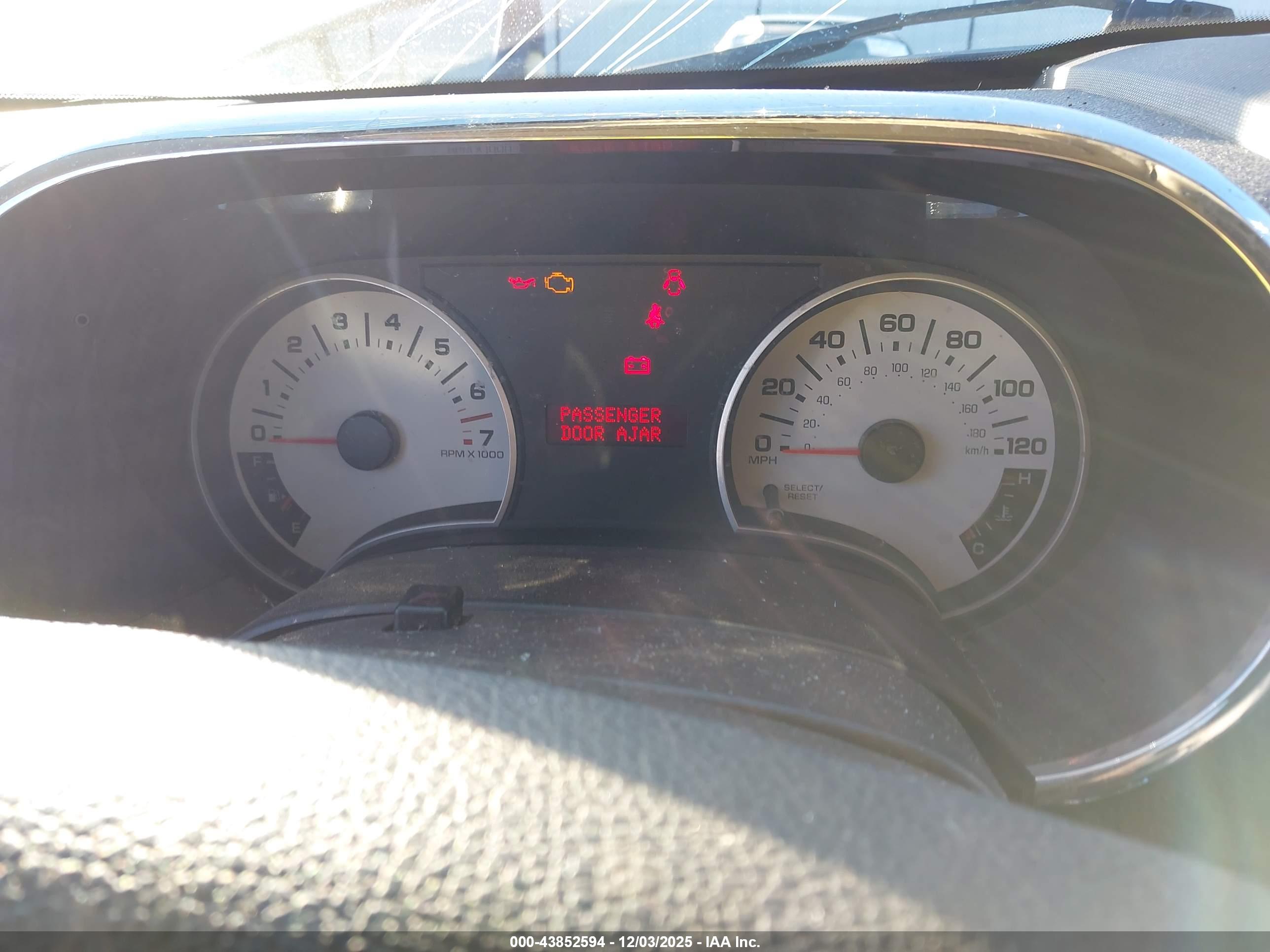 FORD EXPLORER image 7