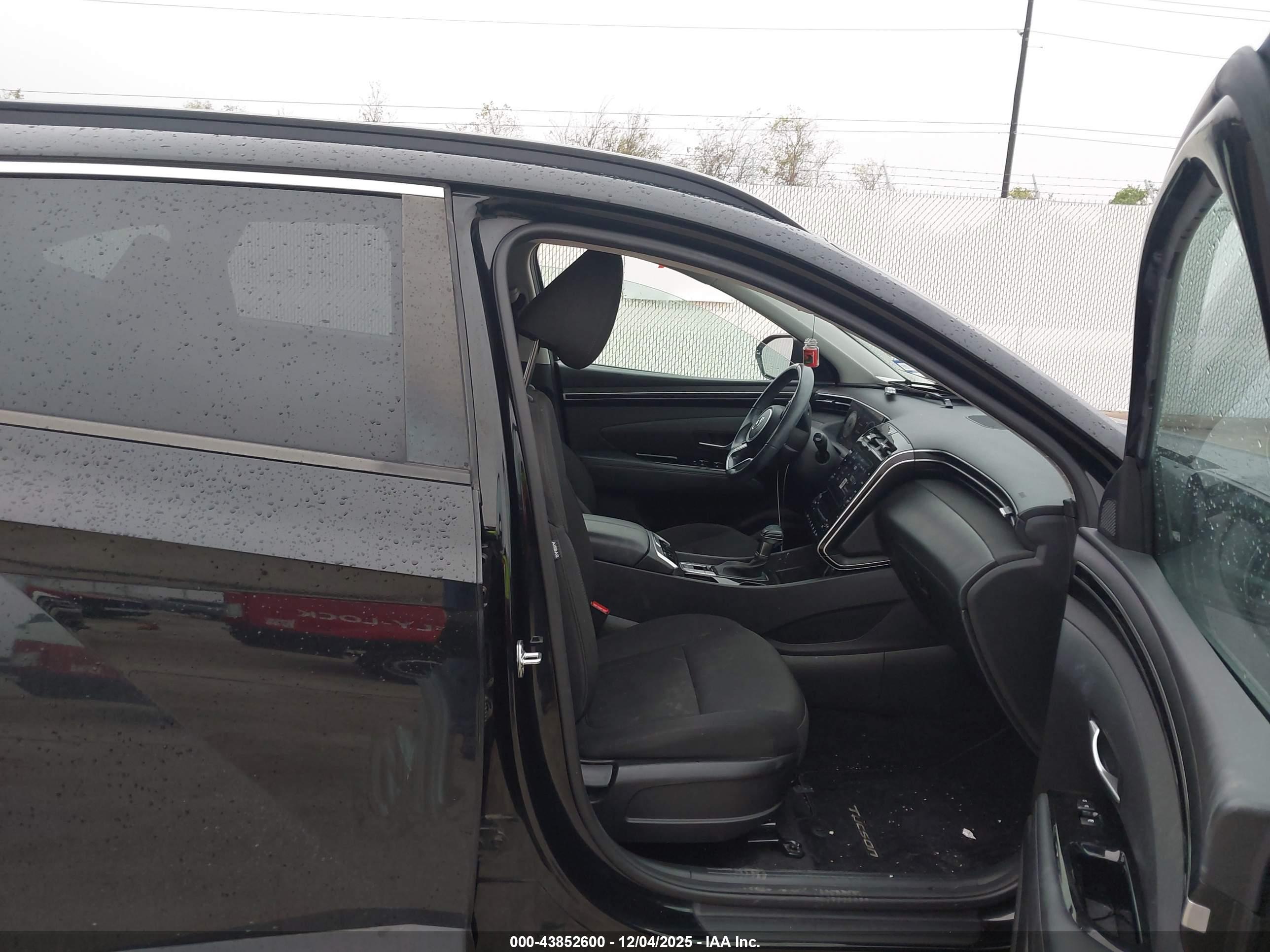 HYUNDAI TUCSON image 5