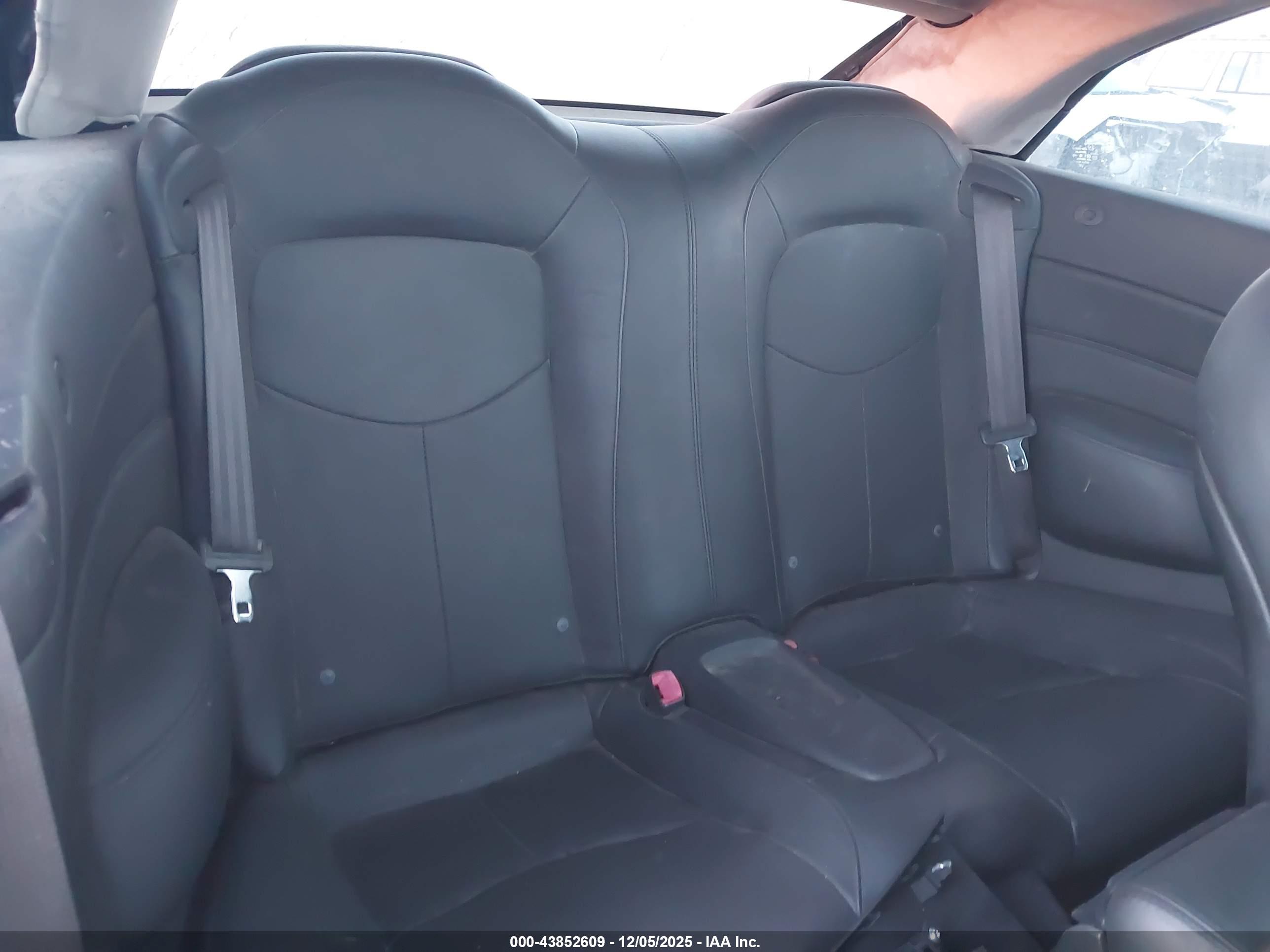 INFINITI G37 image 8