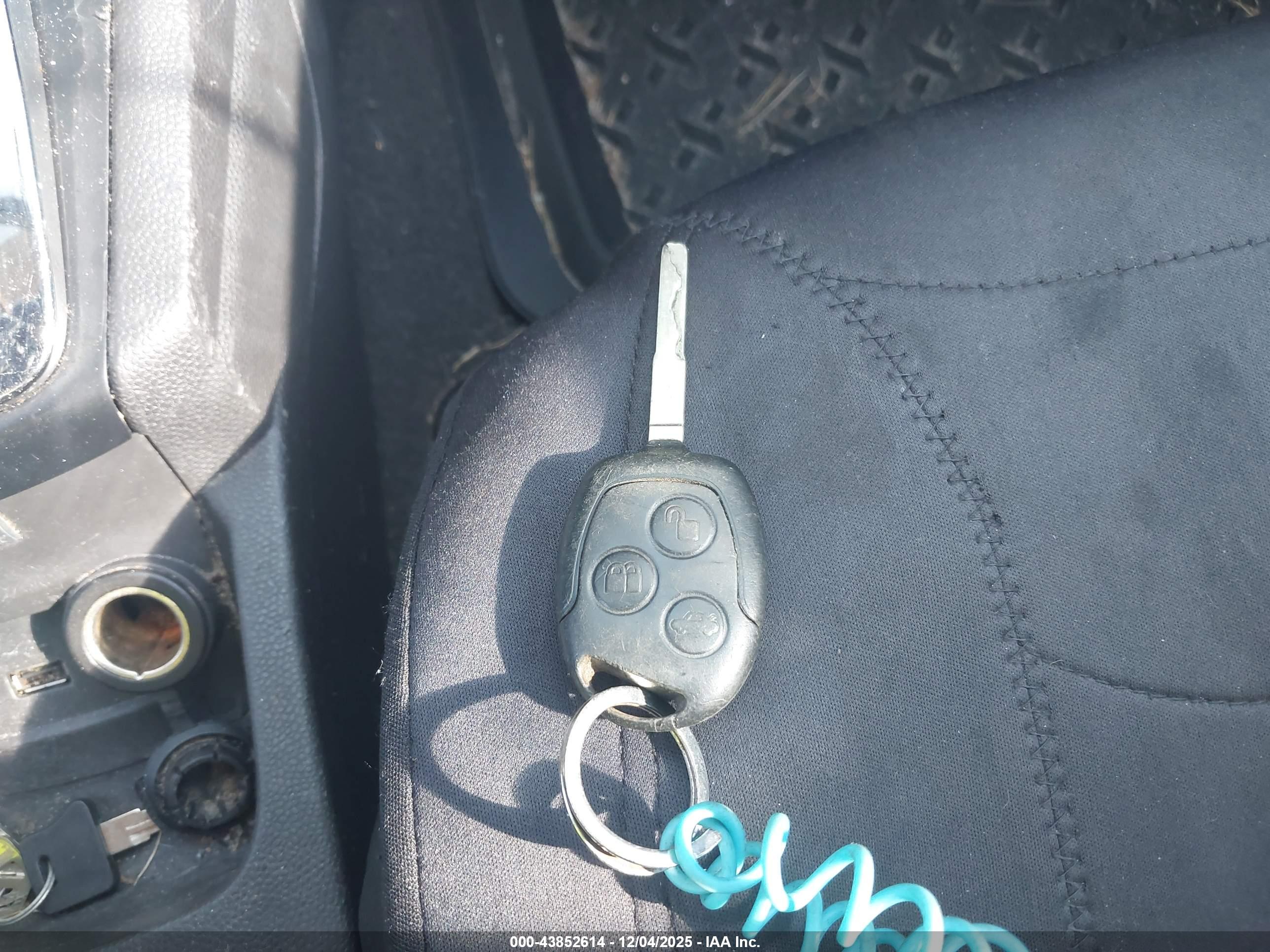 FORD FIESTA image 11