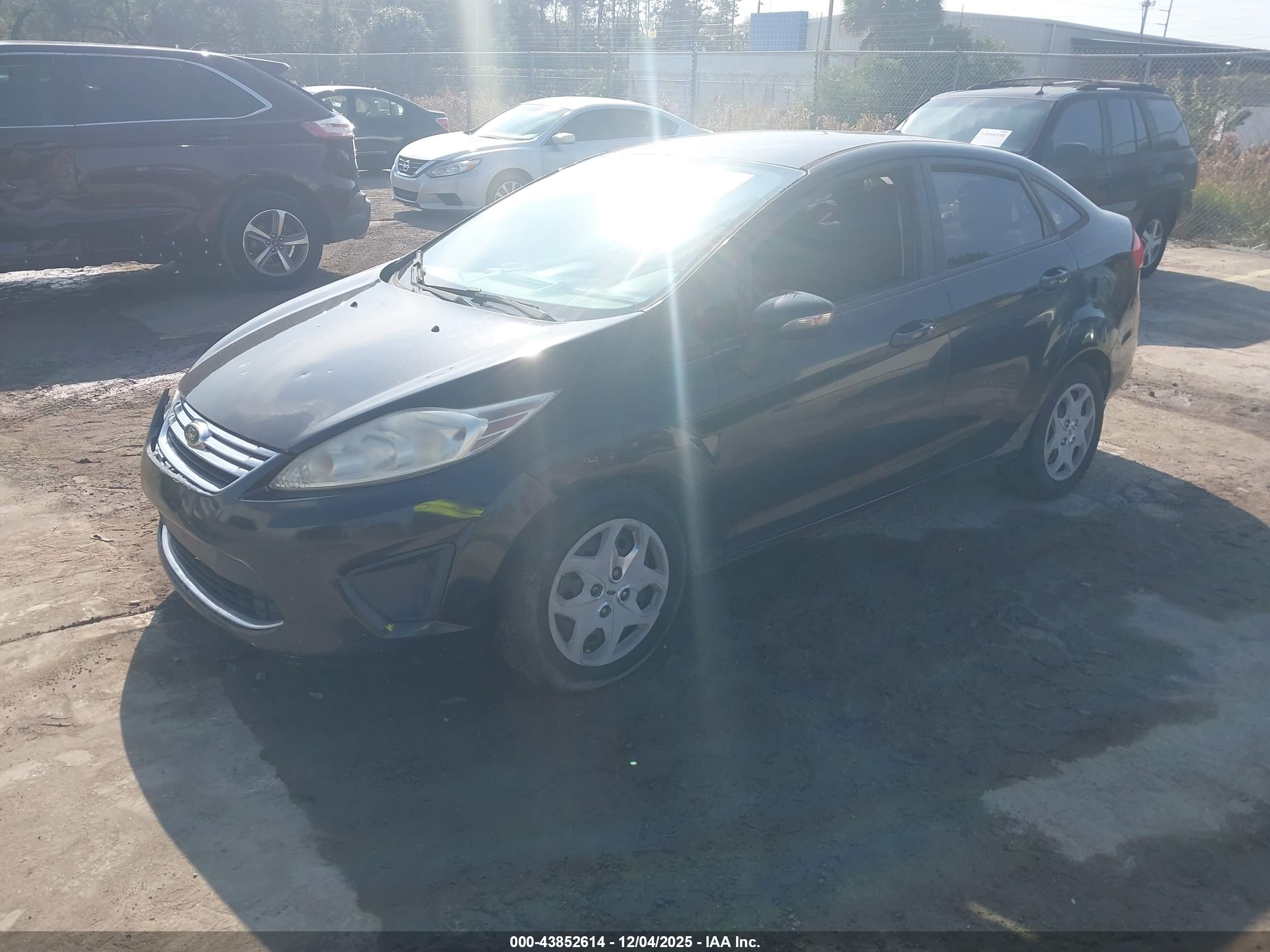 FORD FIESTA image 2