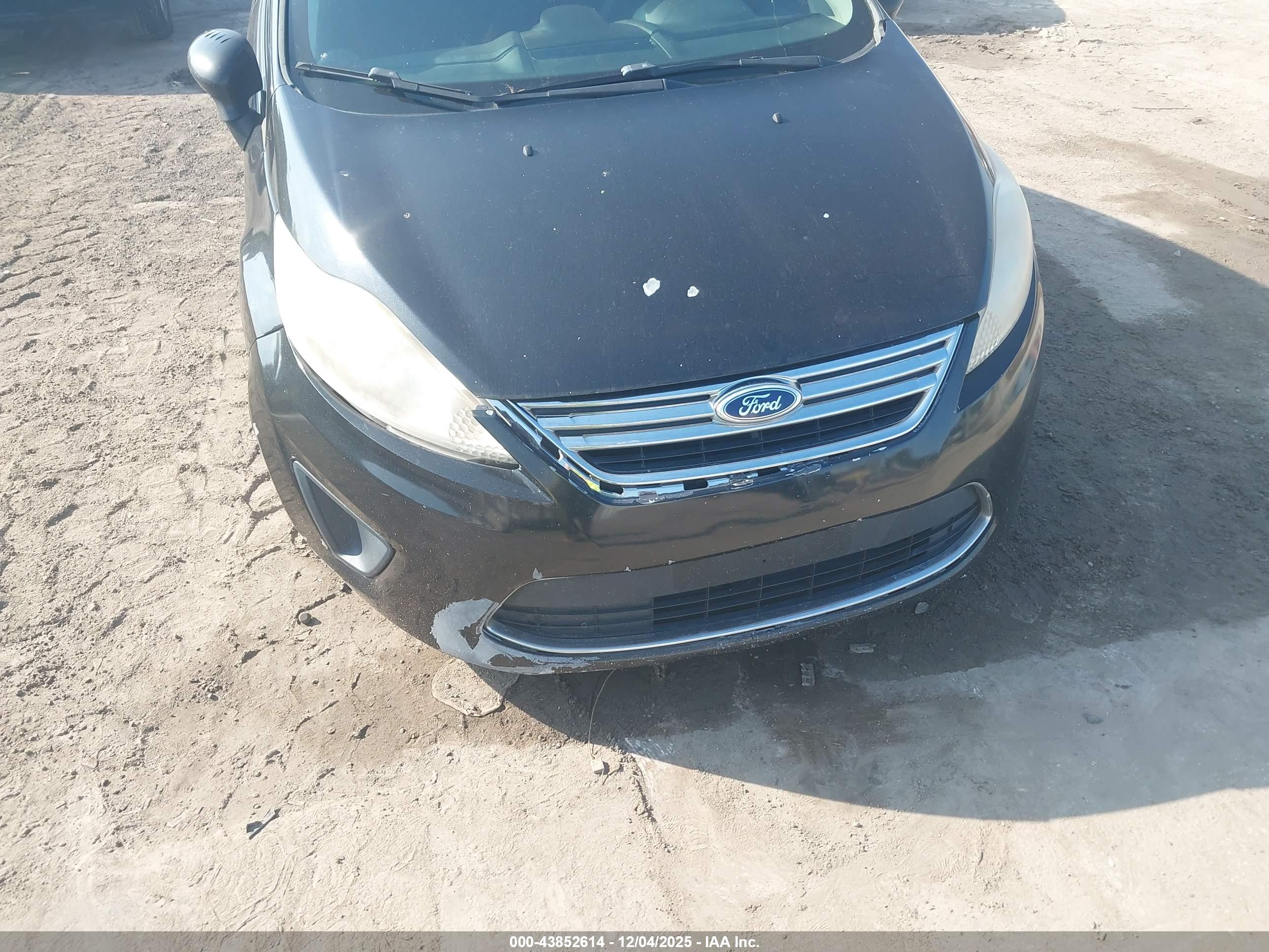 FORD FIESTA image 6