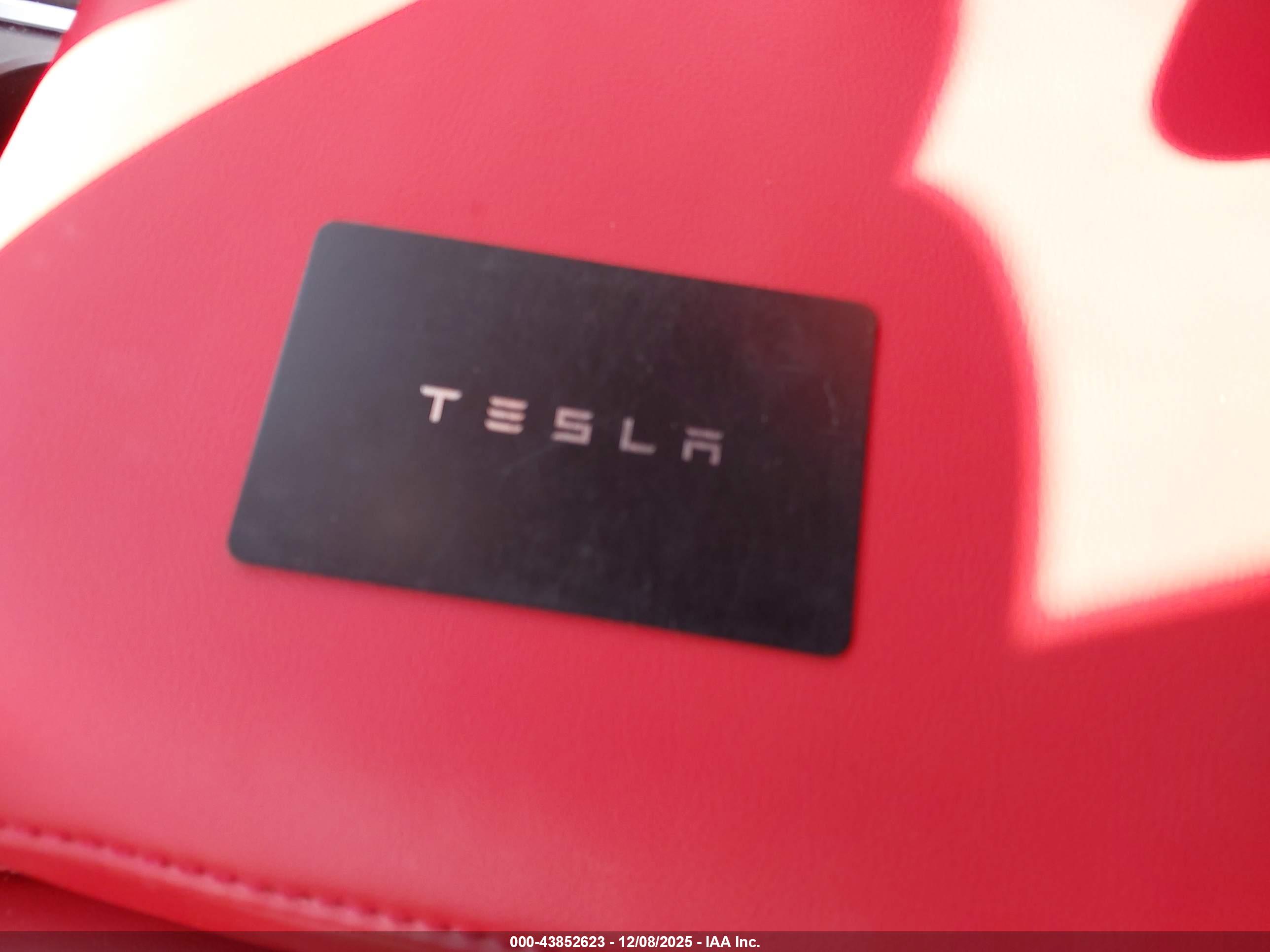 TESLA MODEL image 11