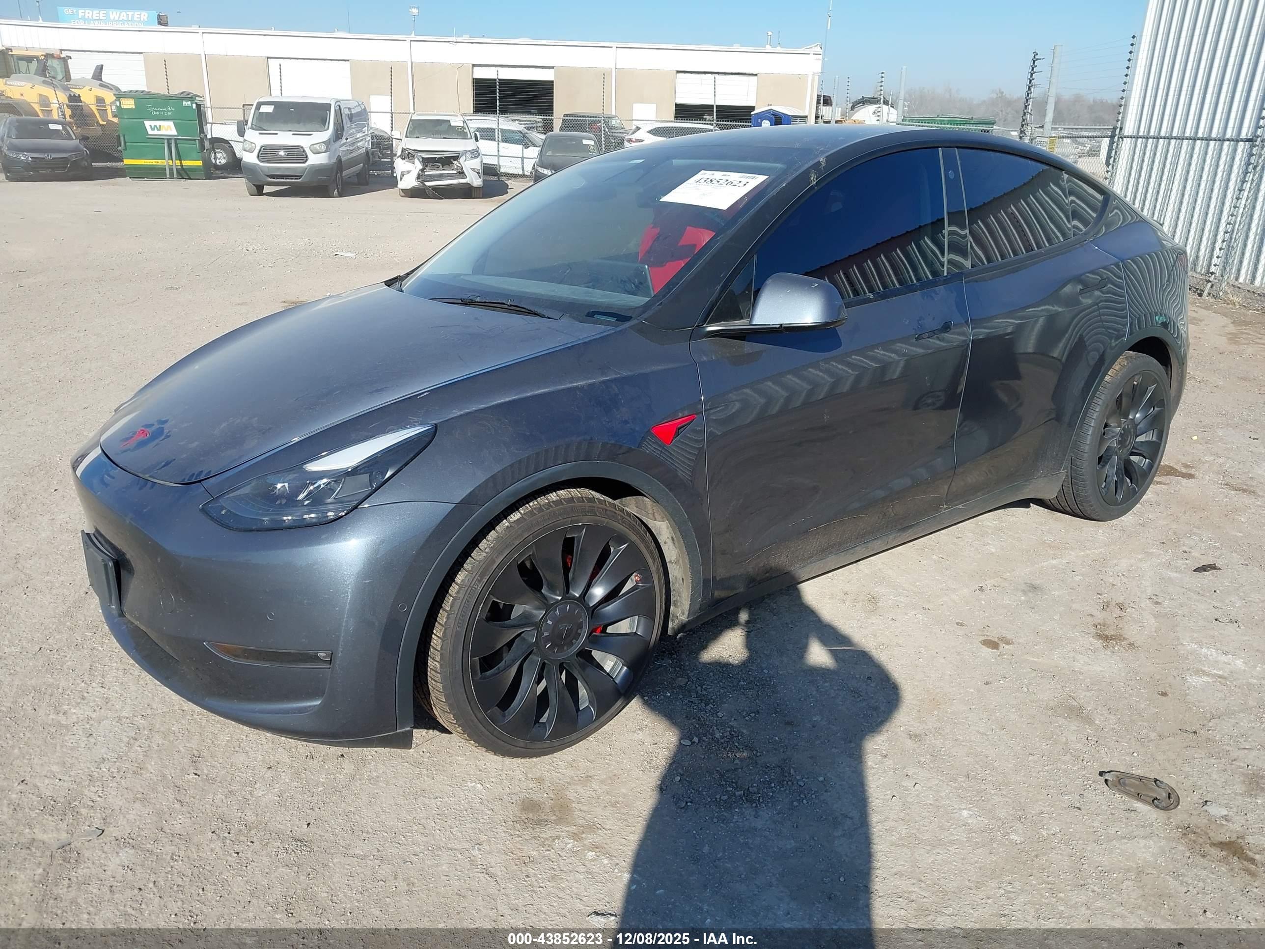 TESLA MODEL image 2