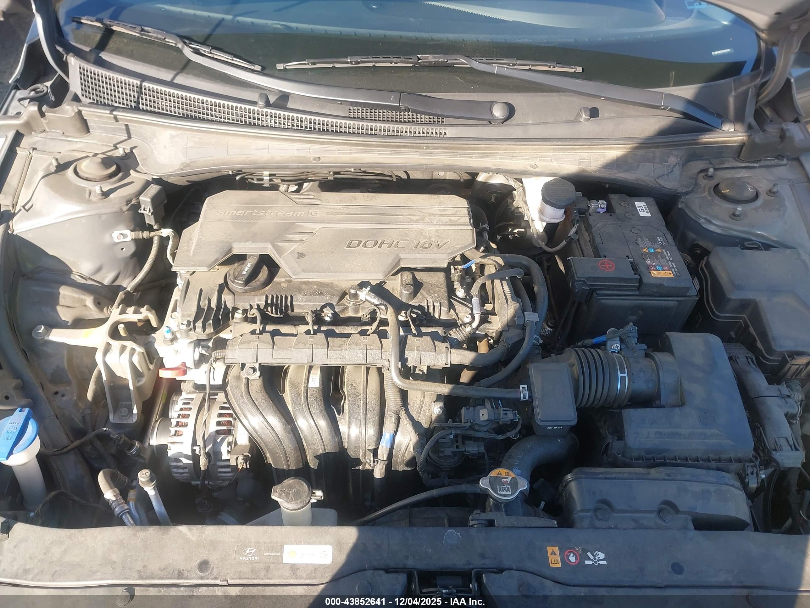 HYUNDAI ELANTRA image 10