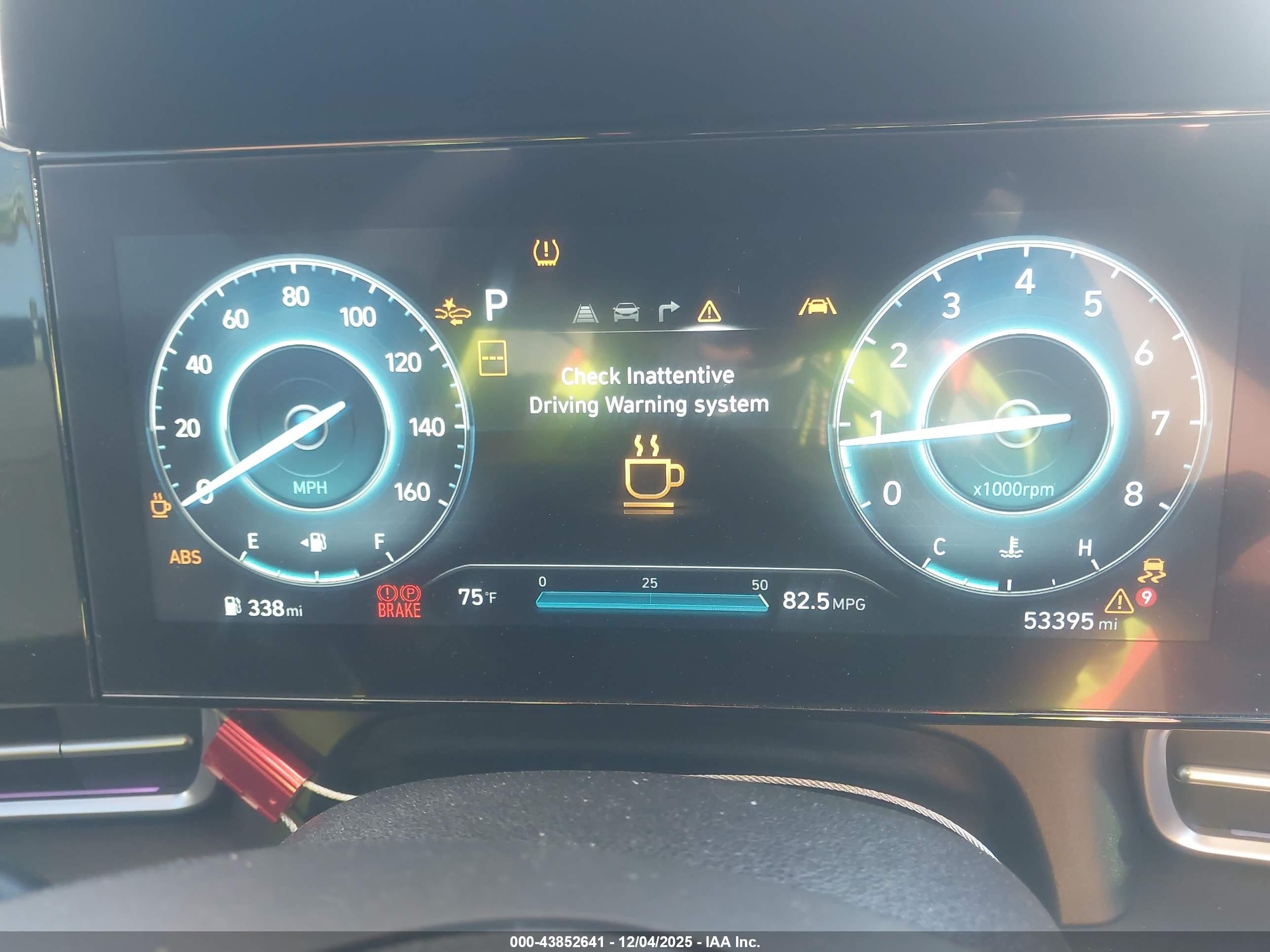 HYUNDAI ELANTRA image 7