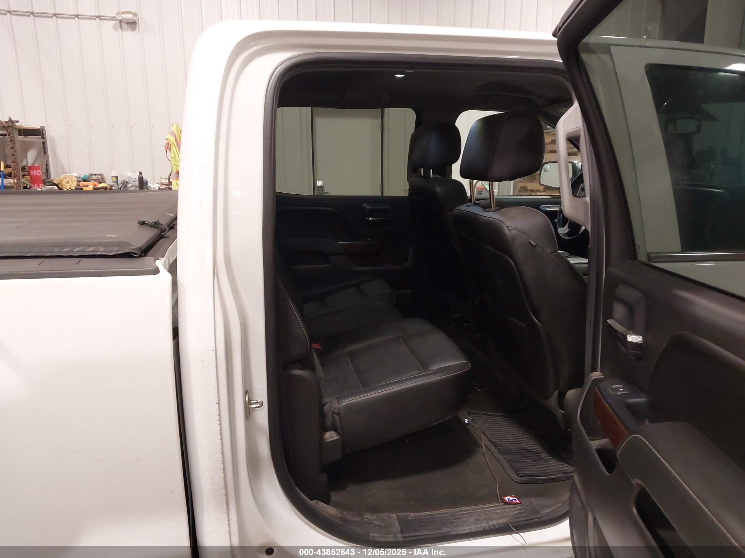 GMC SIERRA image 8