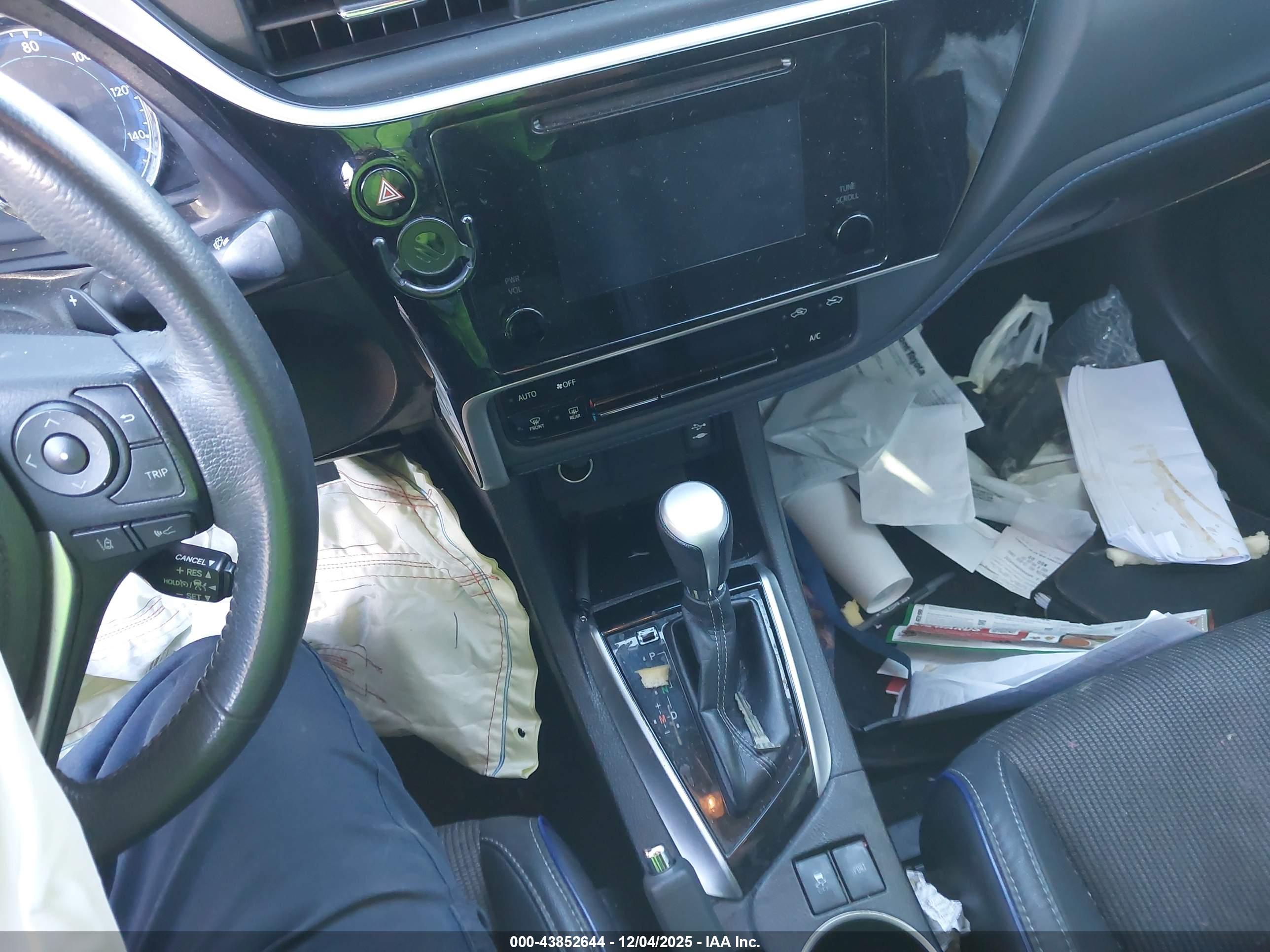 TOYOTA COROLLA image 11