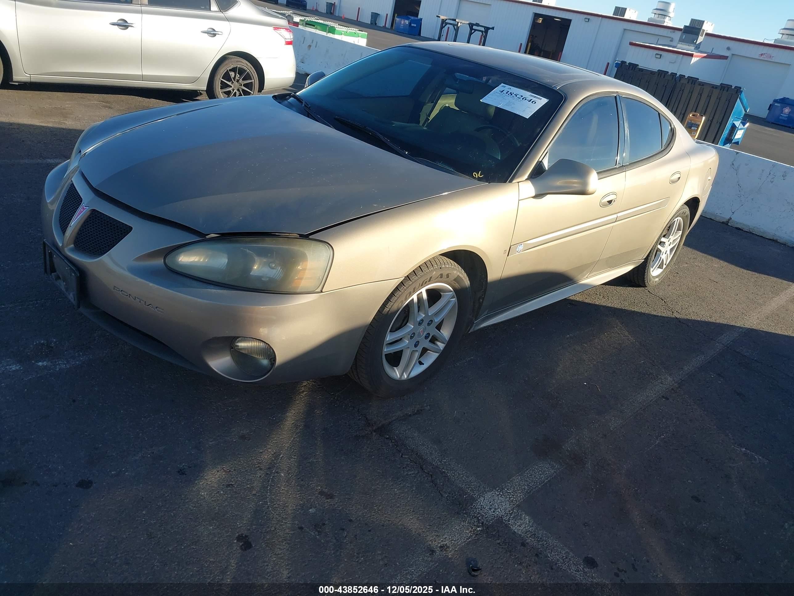 PONTIAC GRAND image 2