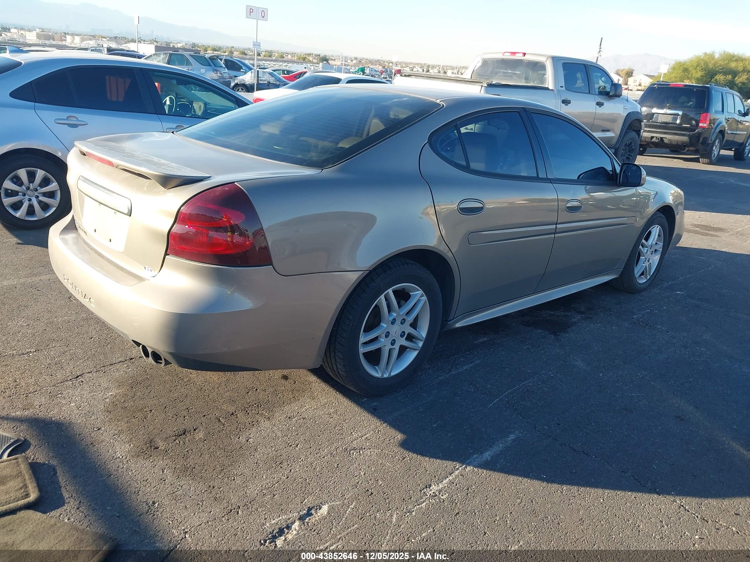 PONTIAC GRAND image 4