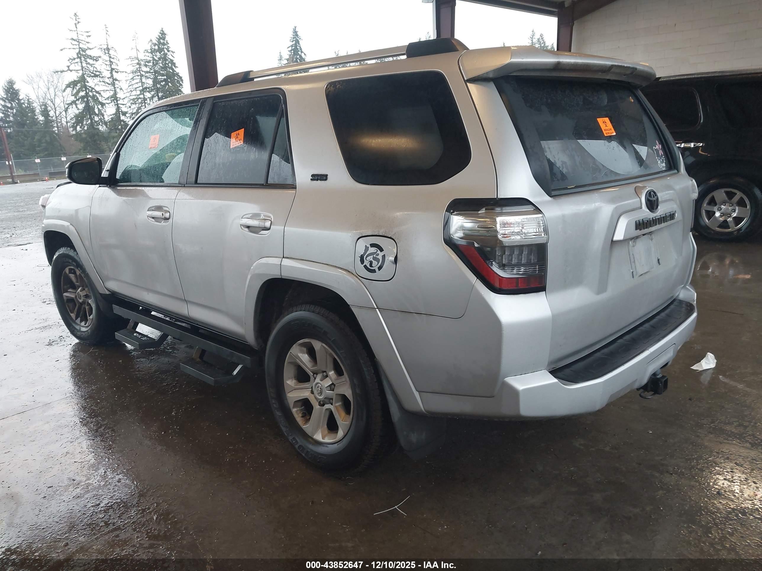 TOYOTA 4RUNNER image 3