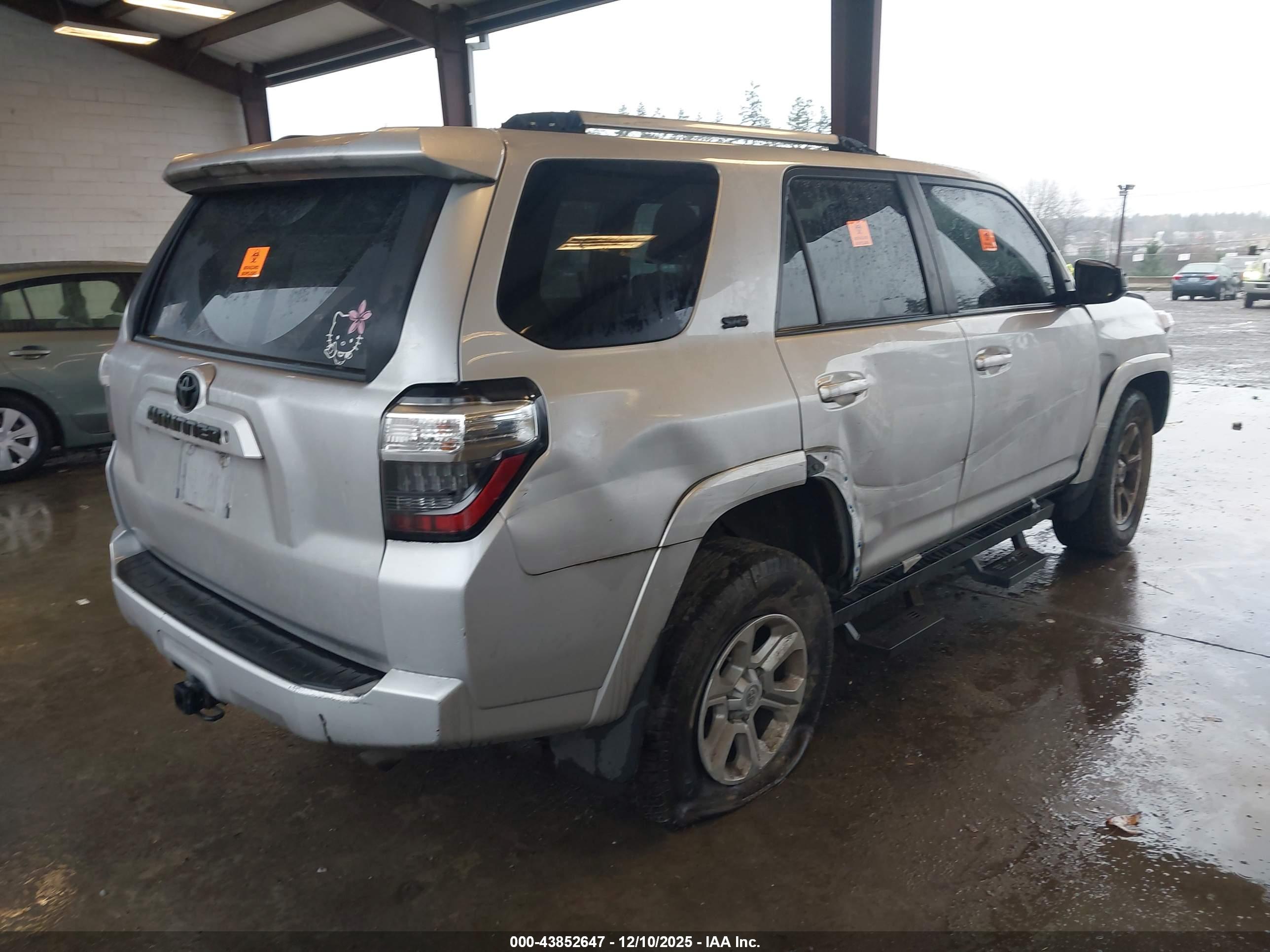 TOYOTA 4RUNNER image 4