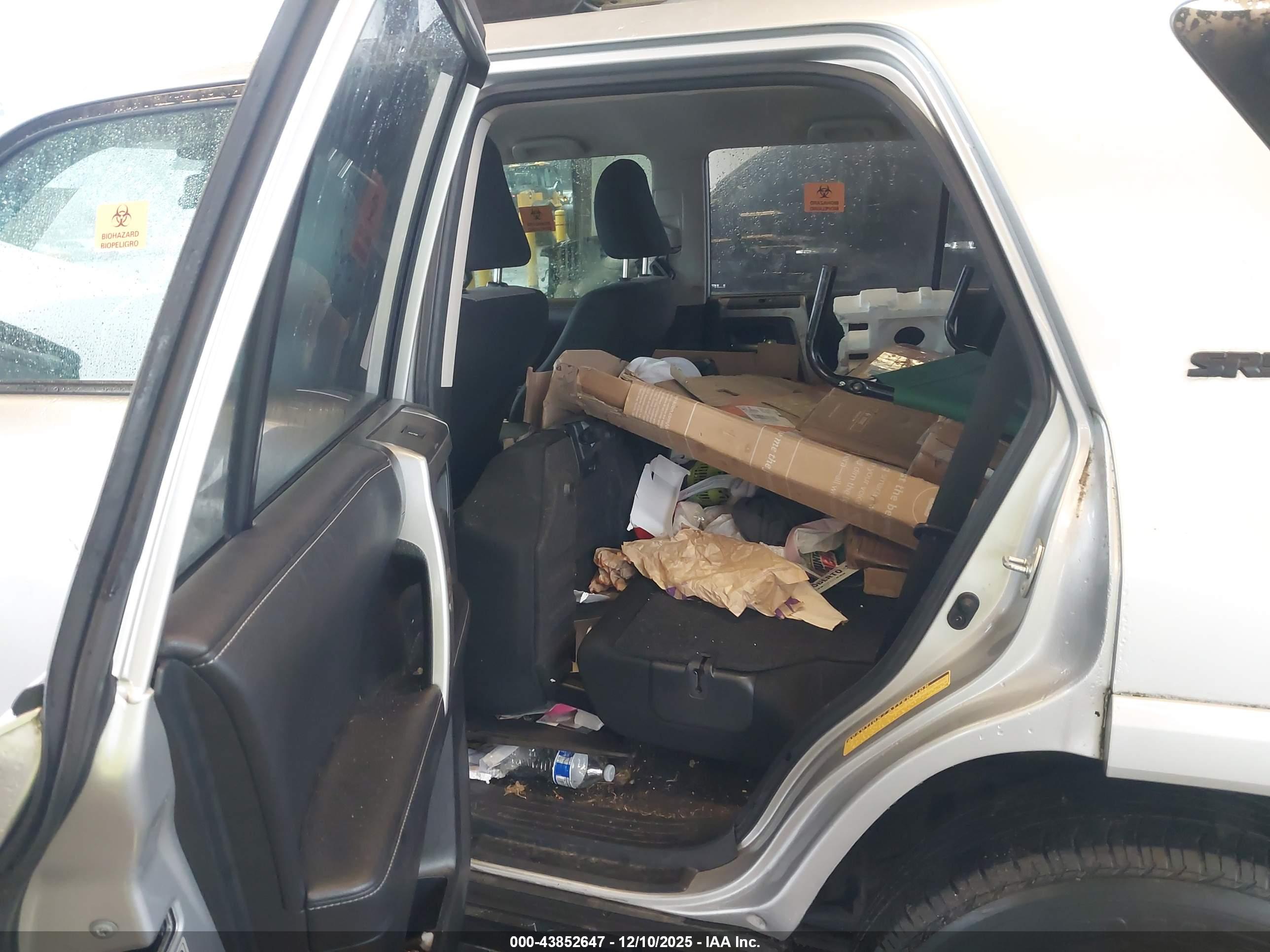 TOYOTA 4RUNNER image 8