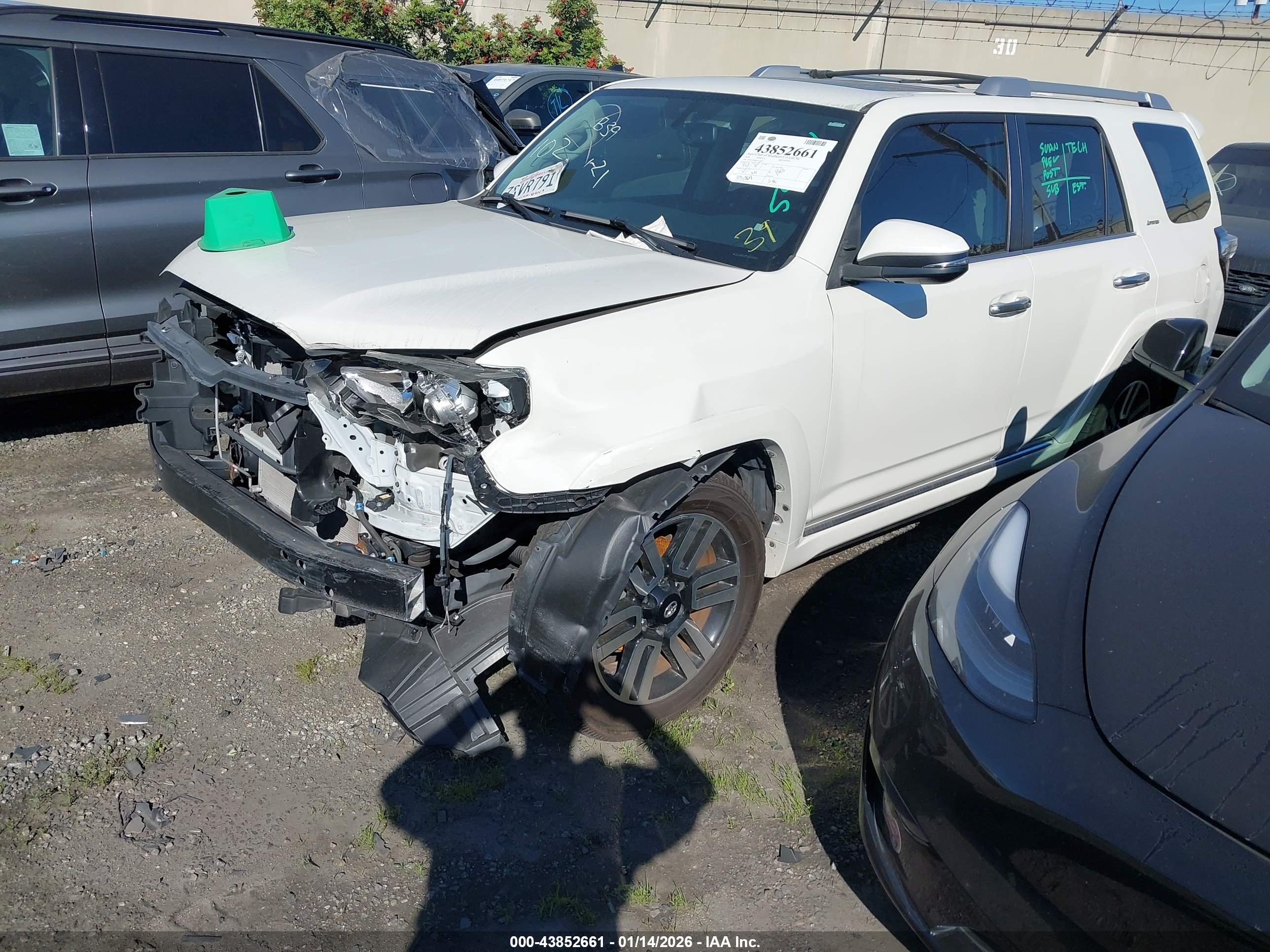 TOYOTA 4RUNNER image 2