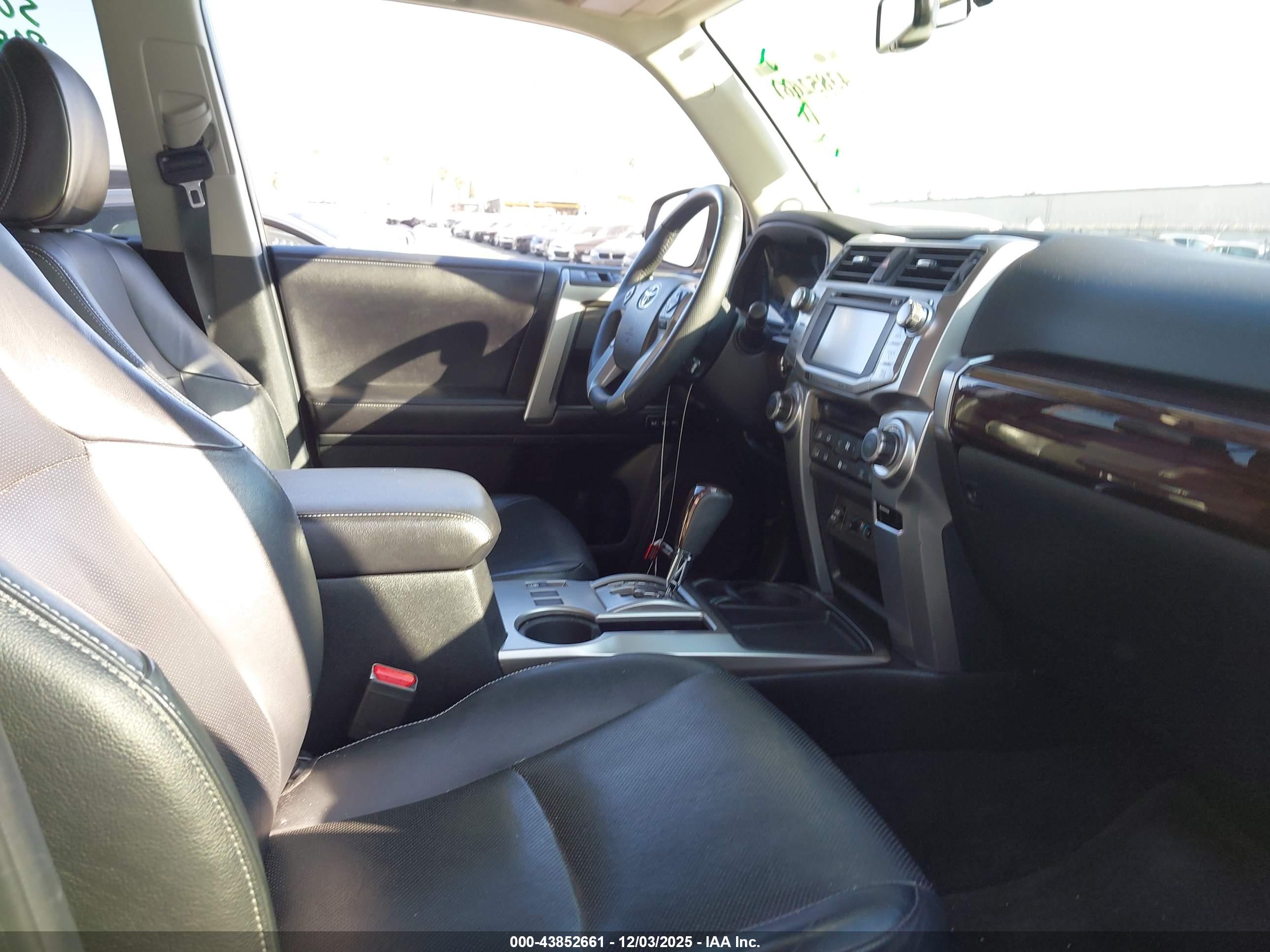 TOYOTA 4RUNNER image 5