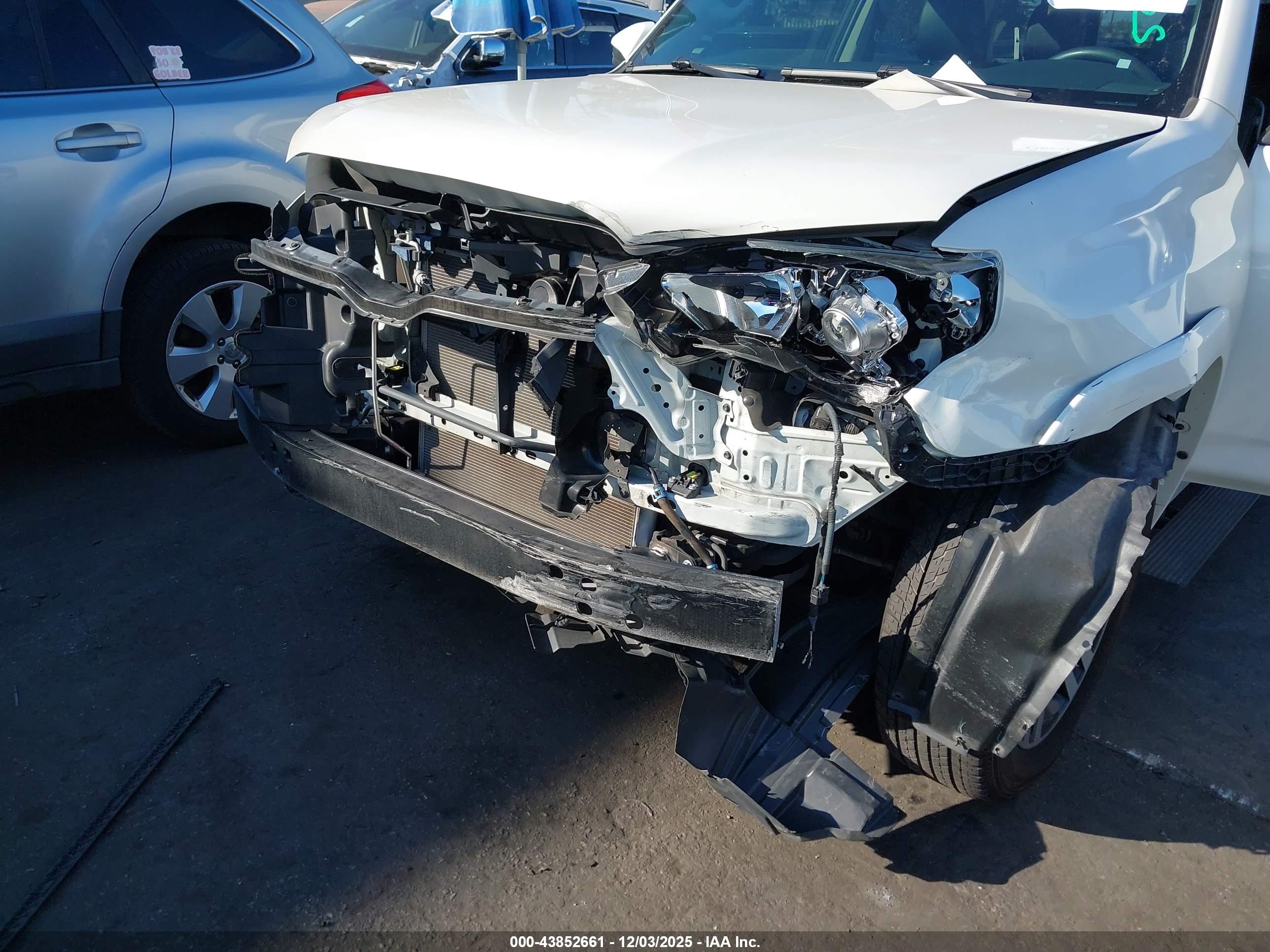 TOYOTA 4RUNNER image 6