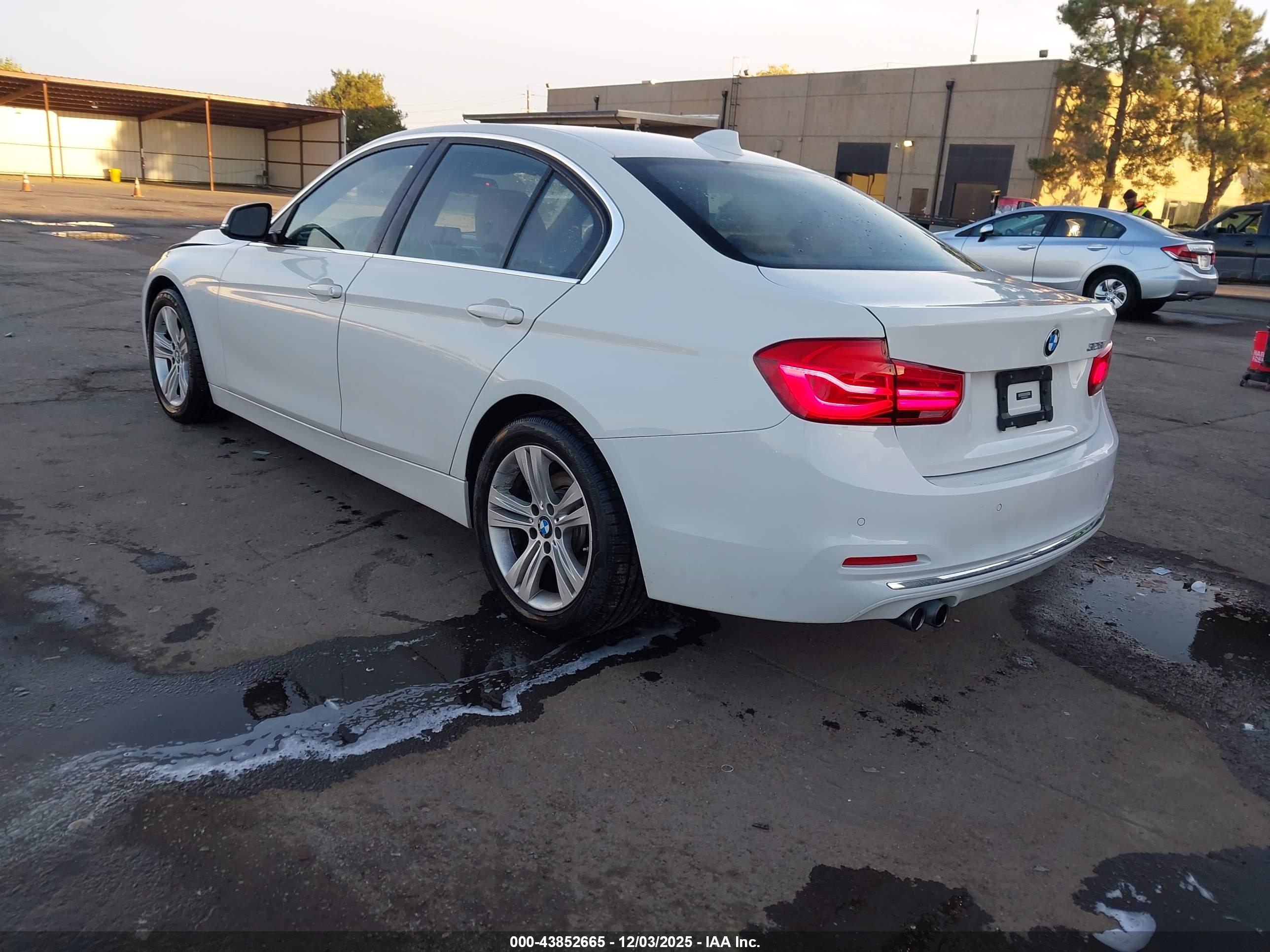 BMW 328I image 3