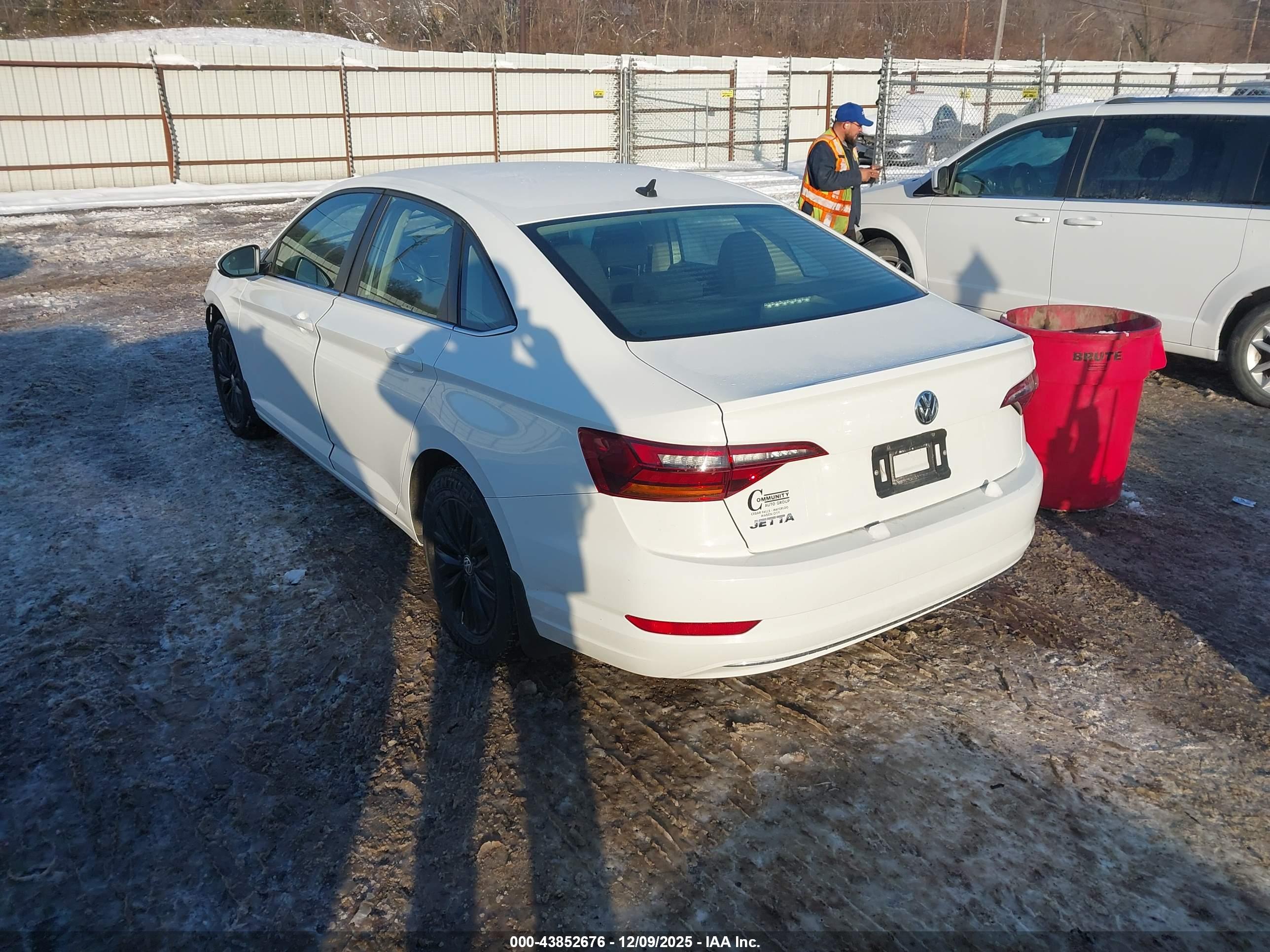 VOLKSWAGEN JETTA image 3