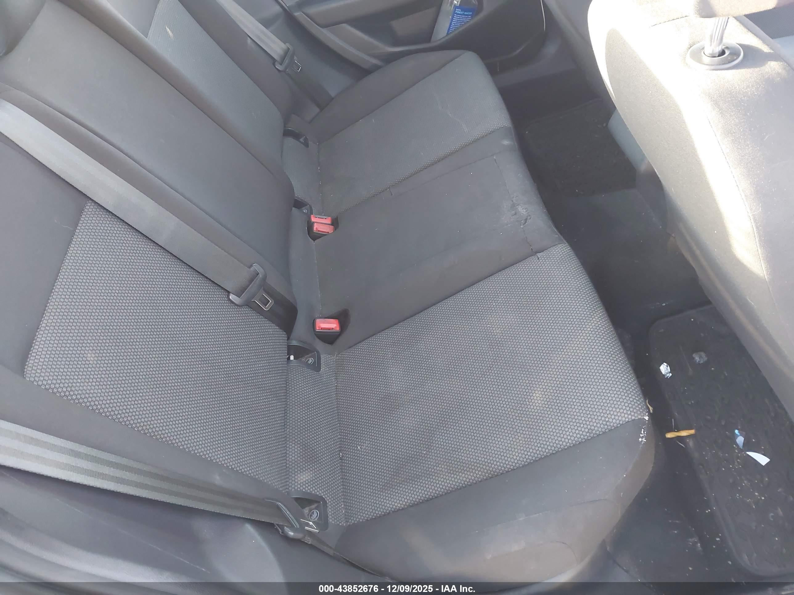 VOLKSWAGEN JETTA image 8