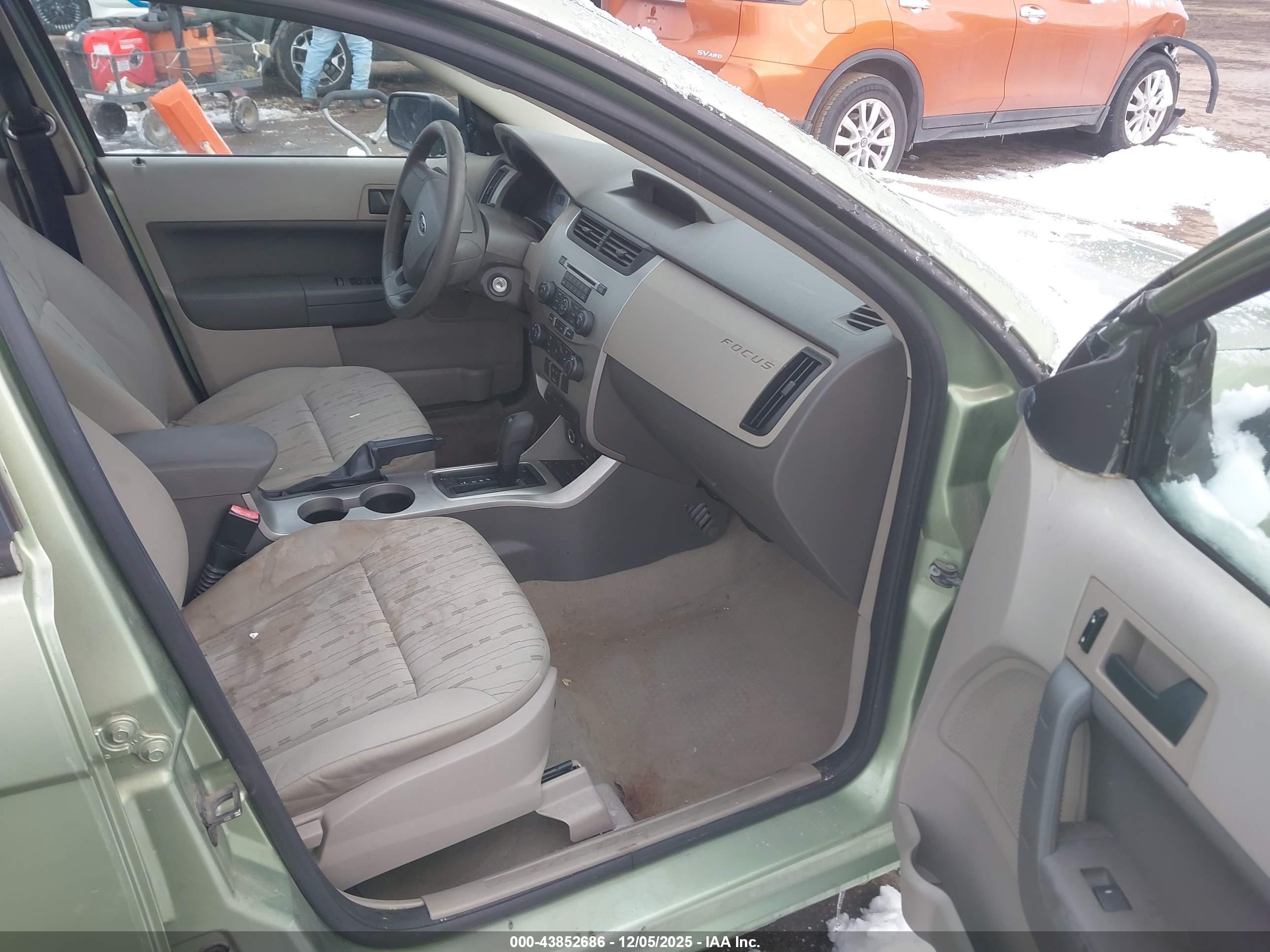 FORD FOCUS image 5