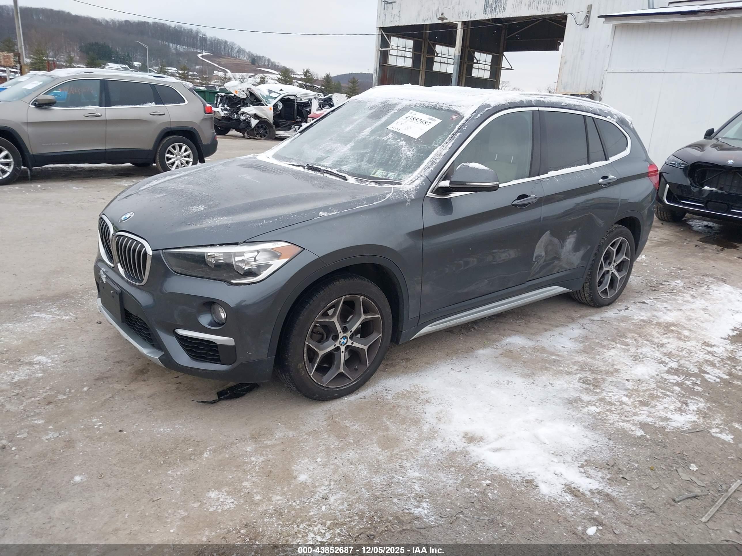BMW X1 image 2