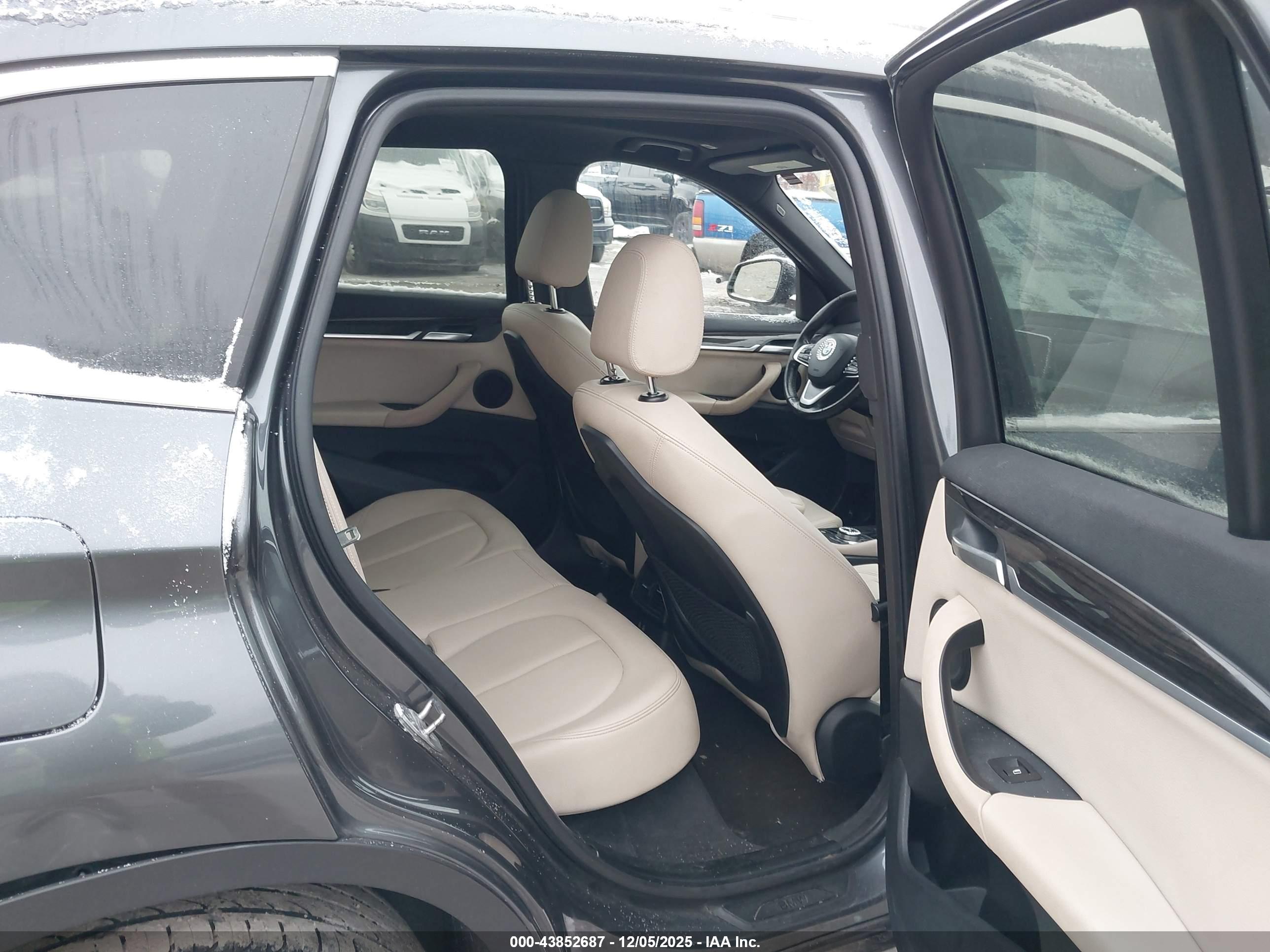 BMW X1 image 8