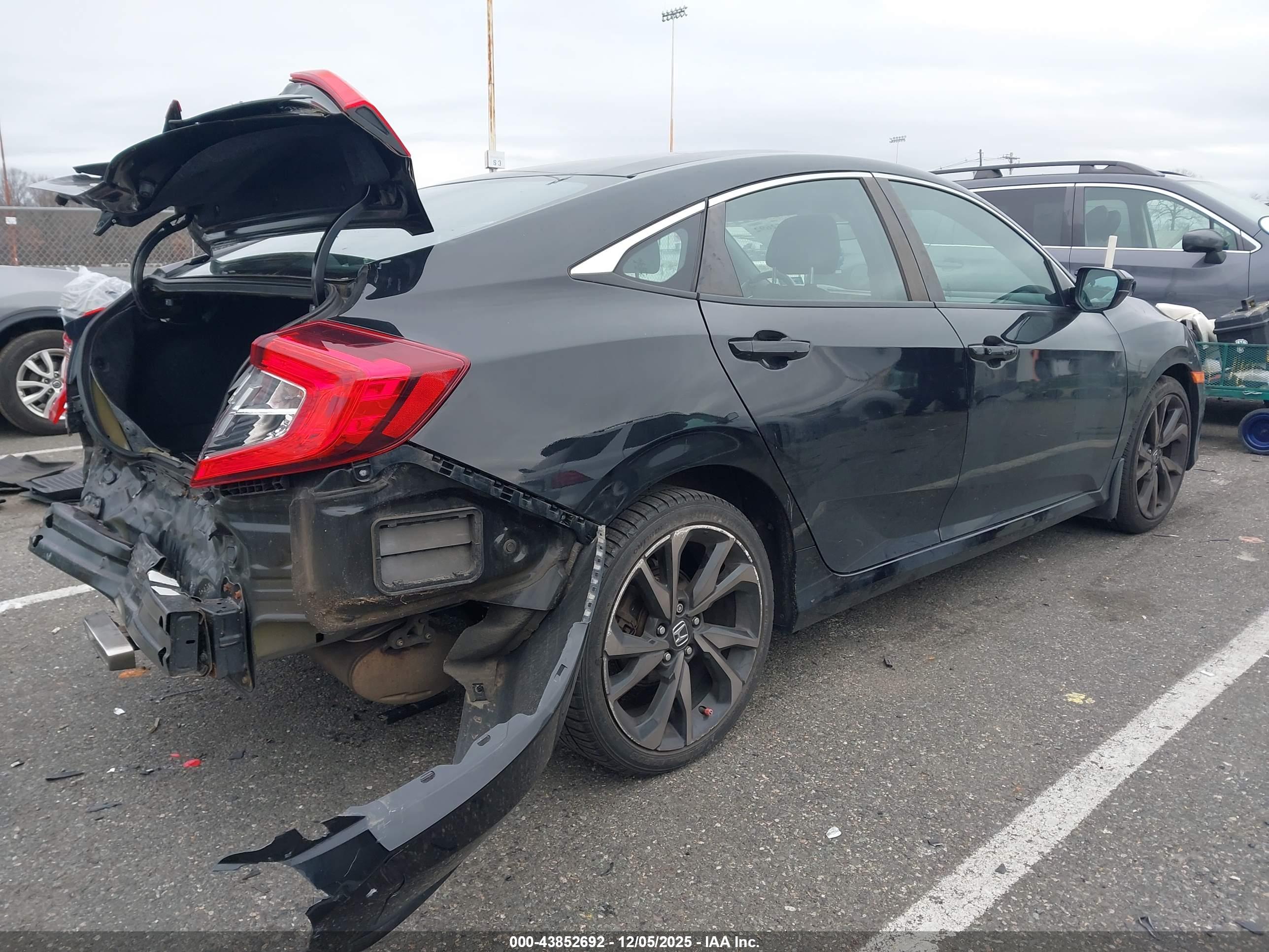 HONDA CIVIC image 4