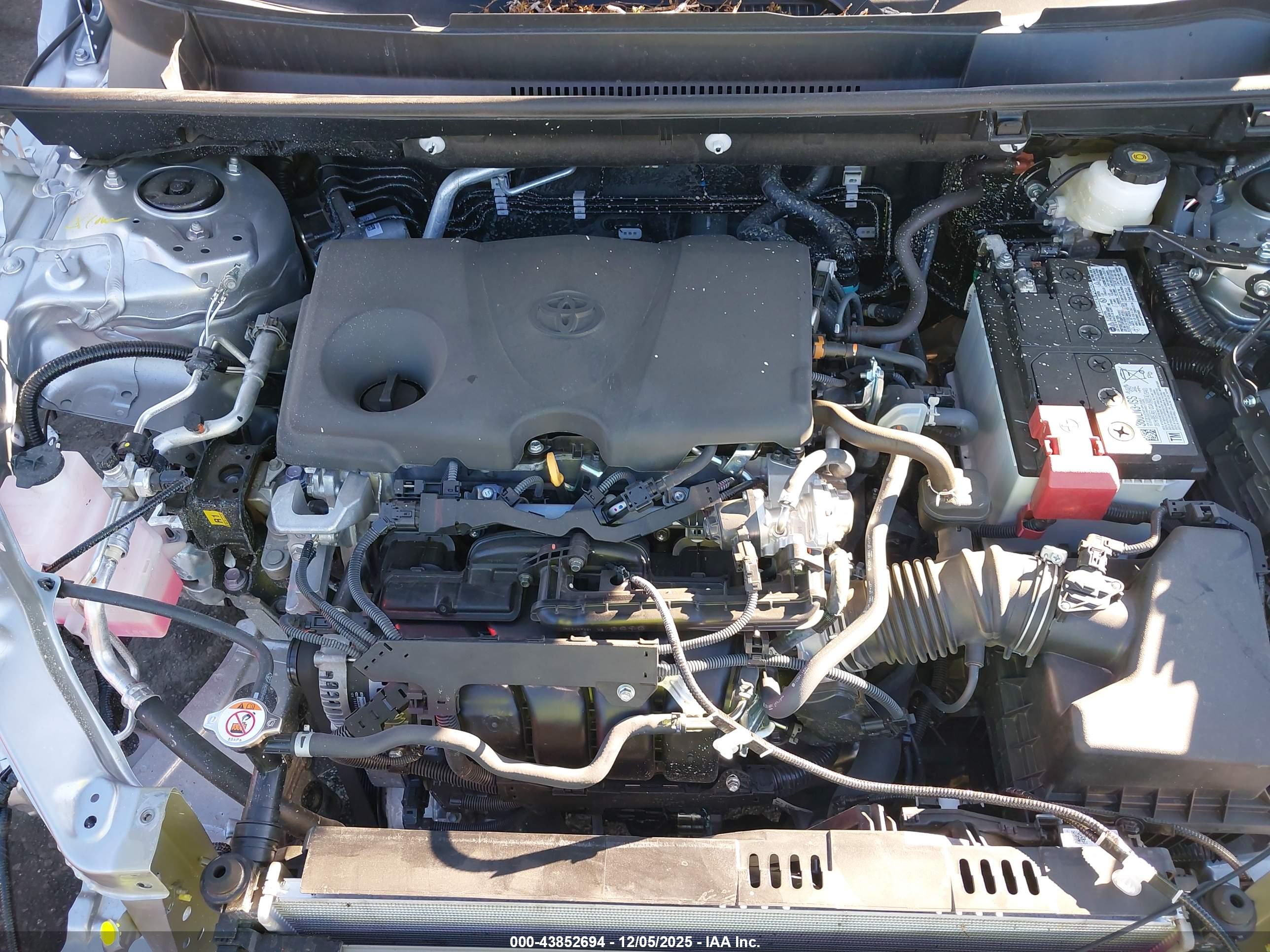 TOYOTA RAV4 image 10